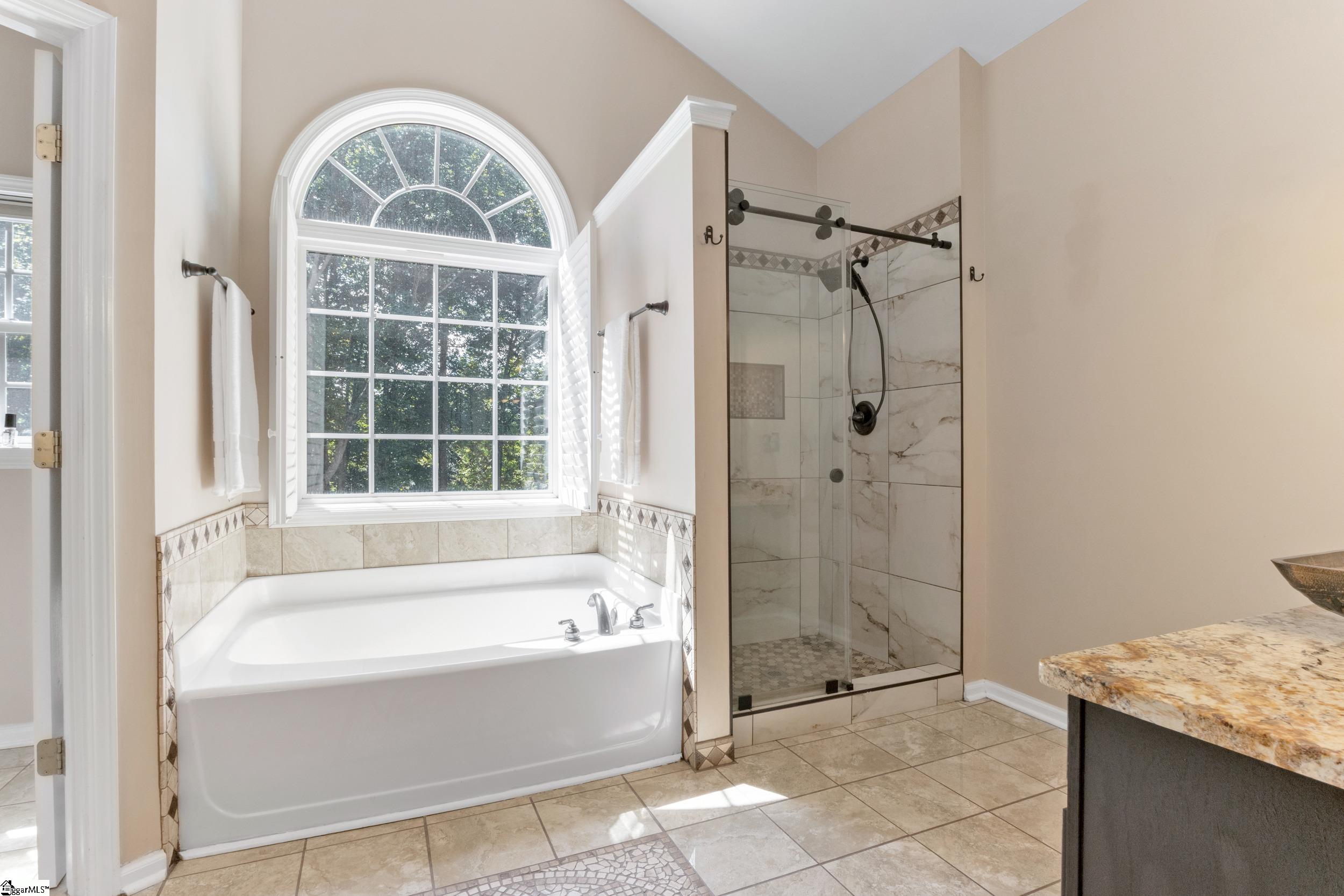 509 Grey Oaks Trail Property Photo 17