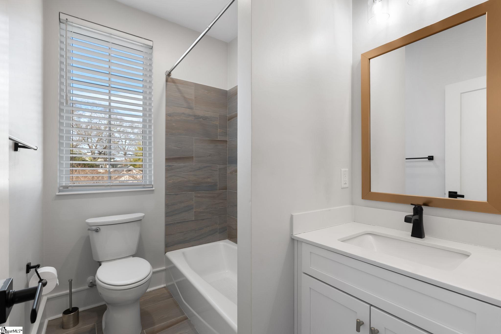 121 W Stone Avenue Property Photo 29
