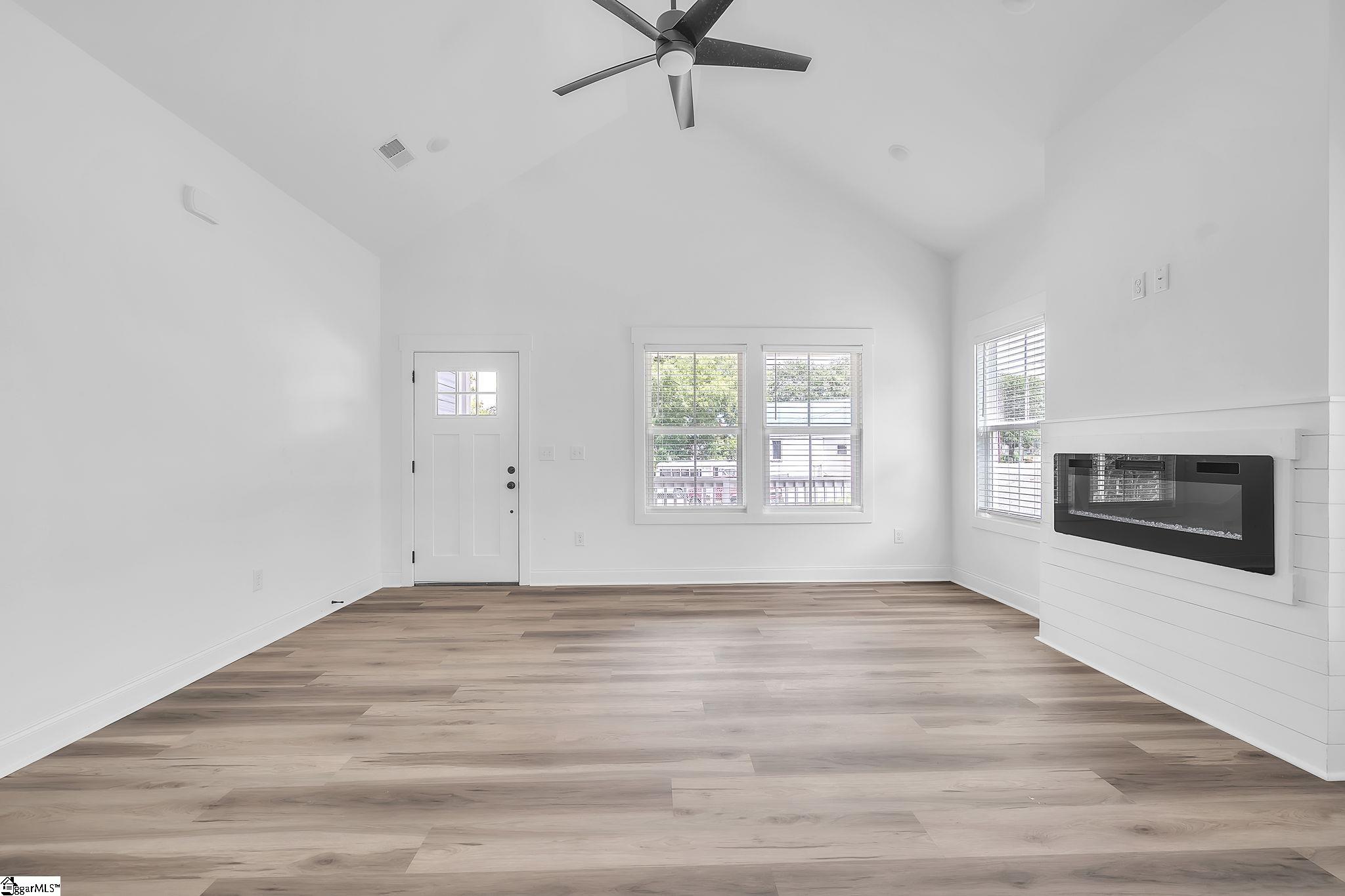 54 3rd Avenue Property Photo 6