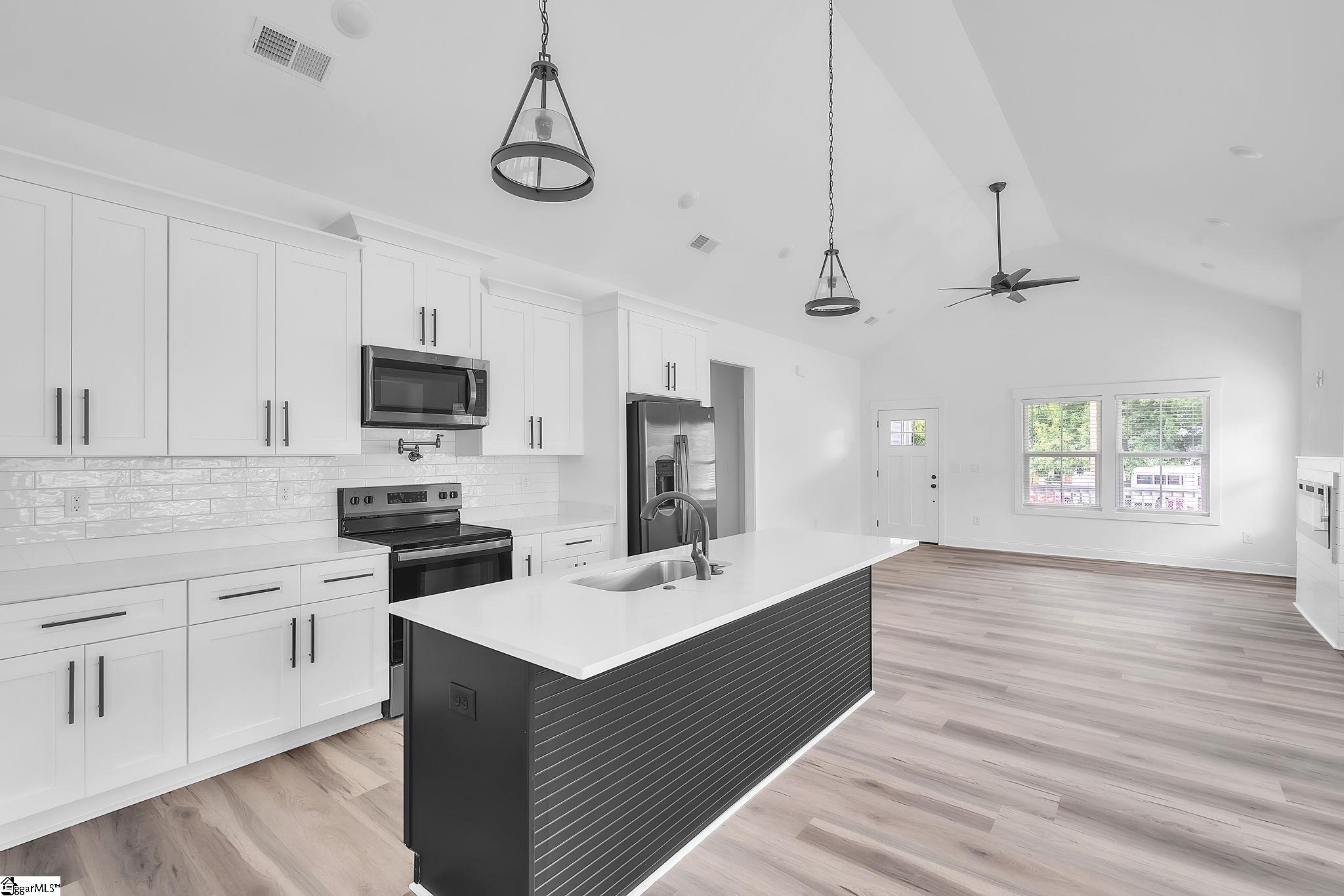 54 3rd Avenue Property Photo 13