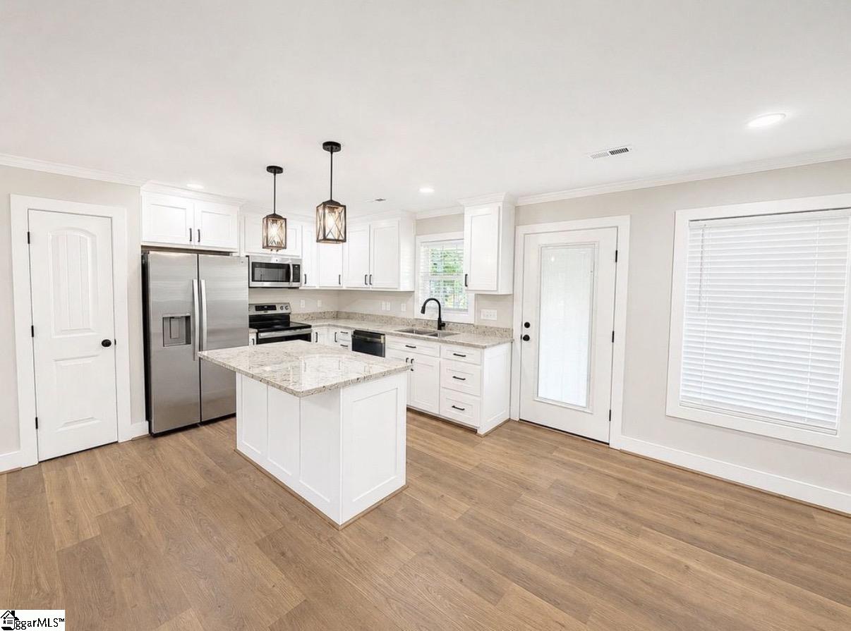 30 Whiteside Street Property Photo 5