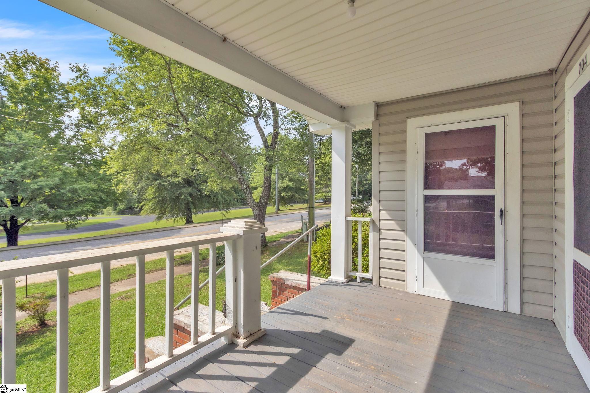 704 Slater Road Property Photo 3