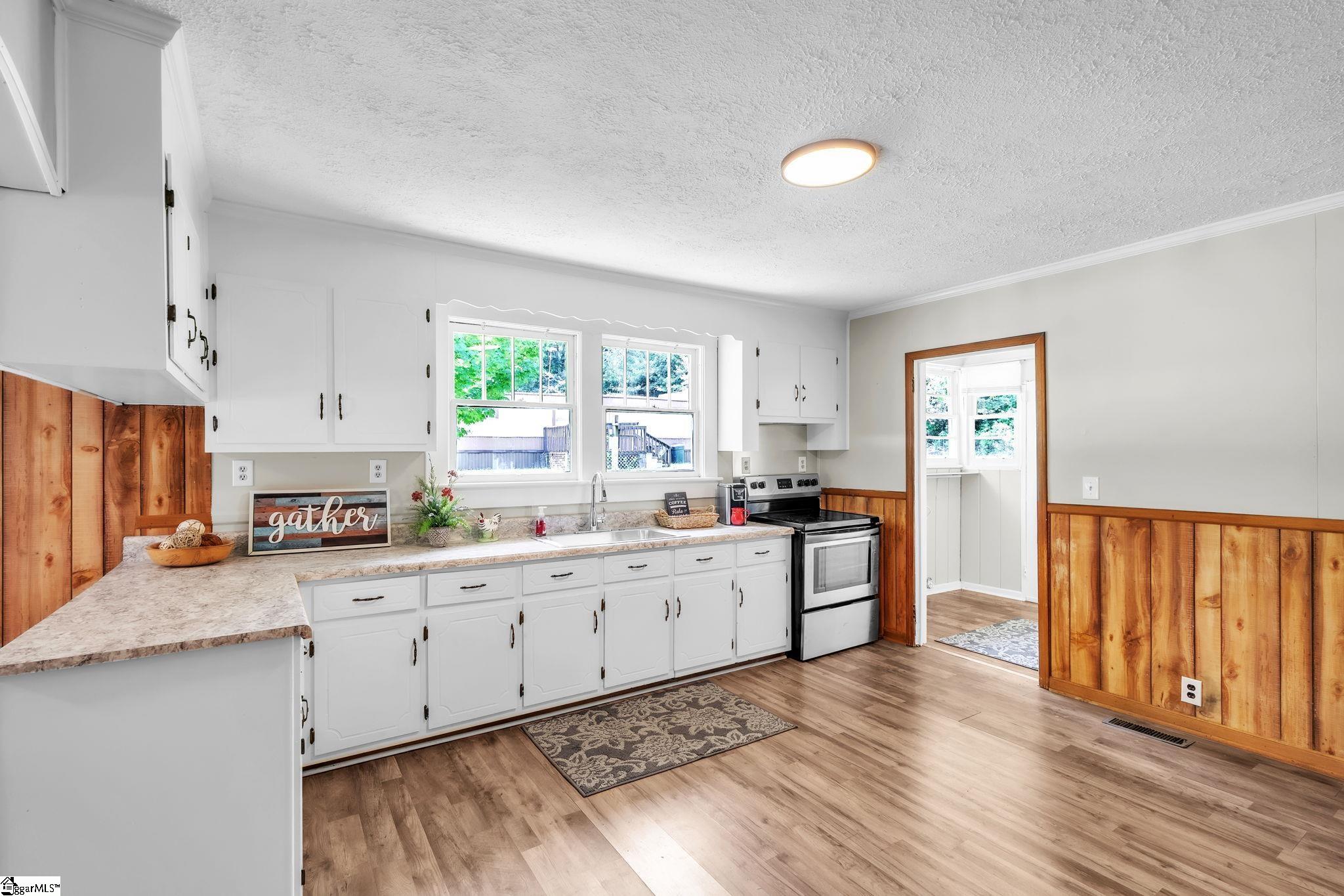 704 Slater Road Property Photo 13