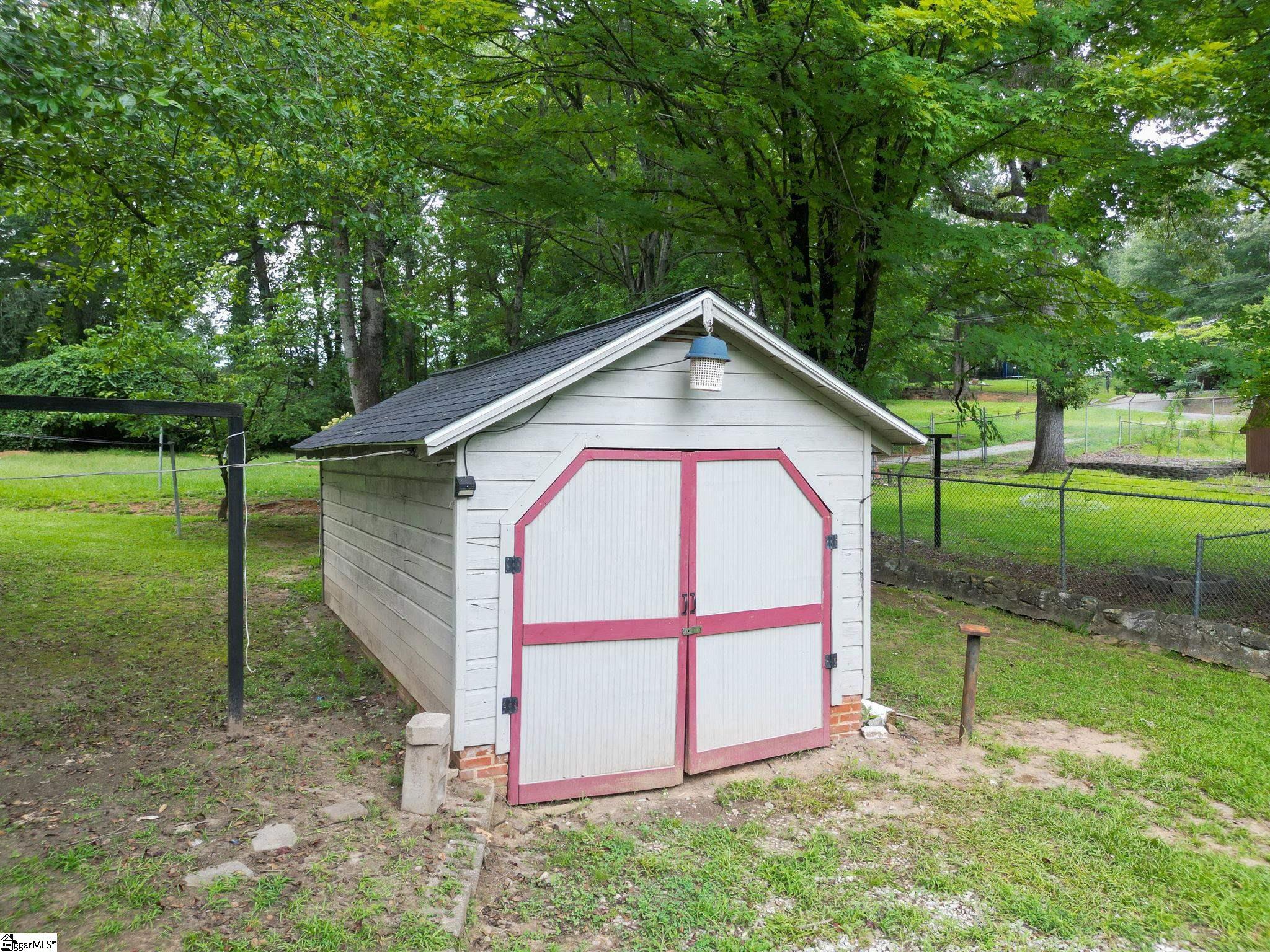 704 Slater Road Property Photo 26
