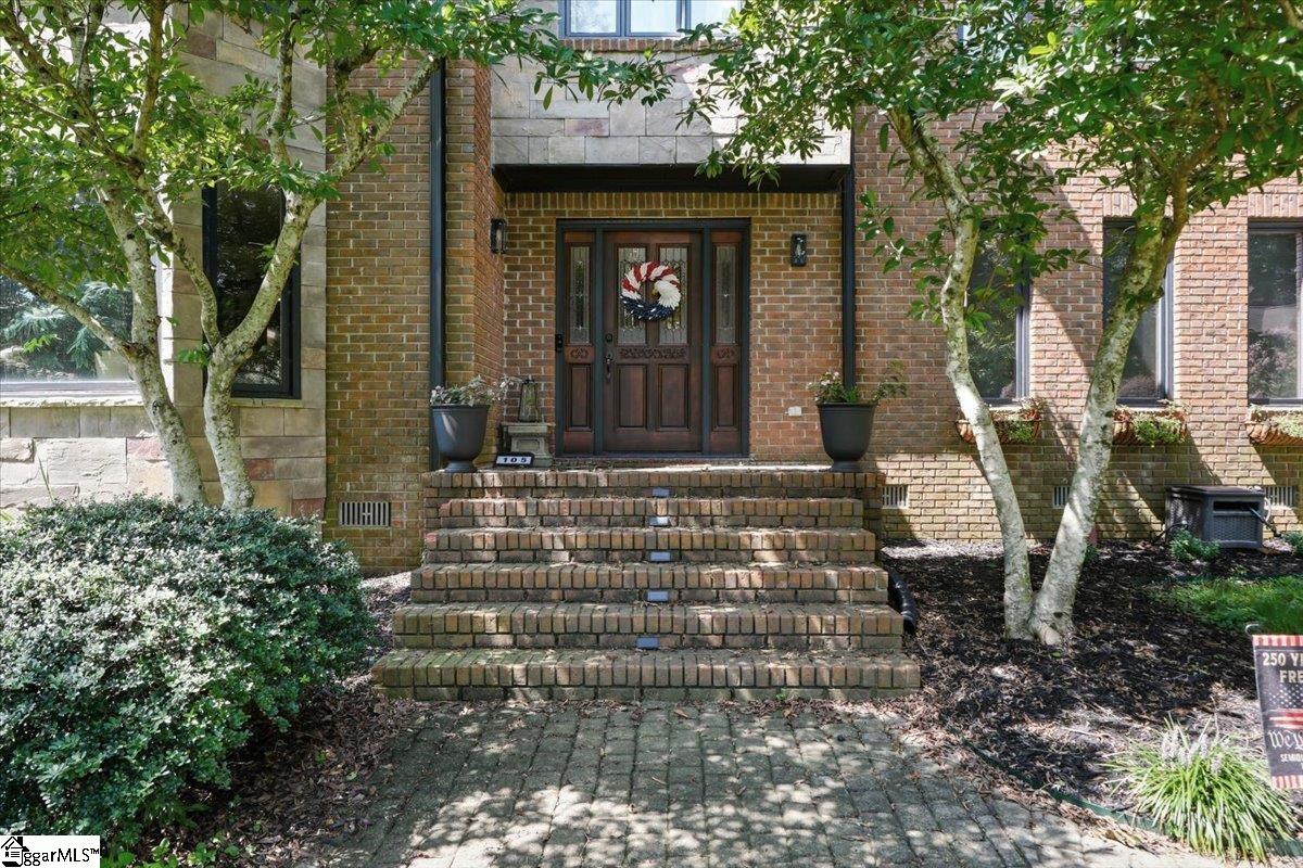 105 Sugar Hill Court Property Photo 3