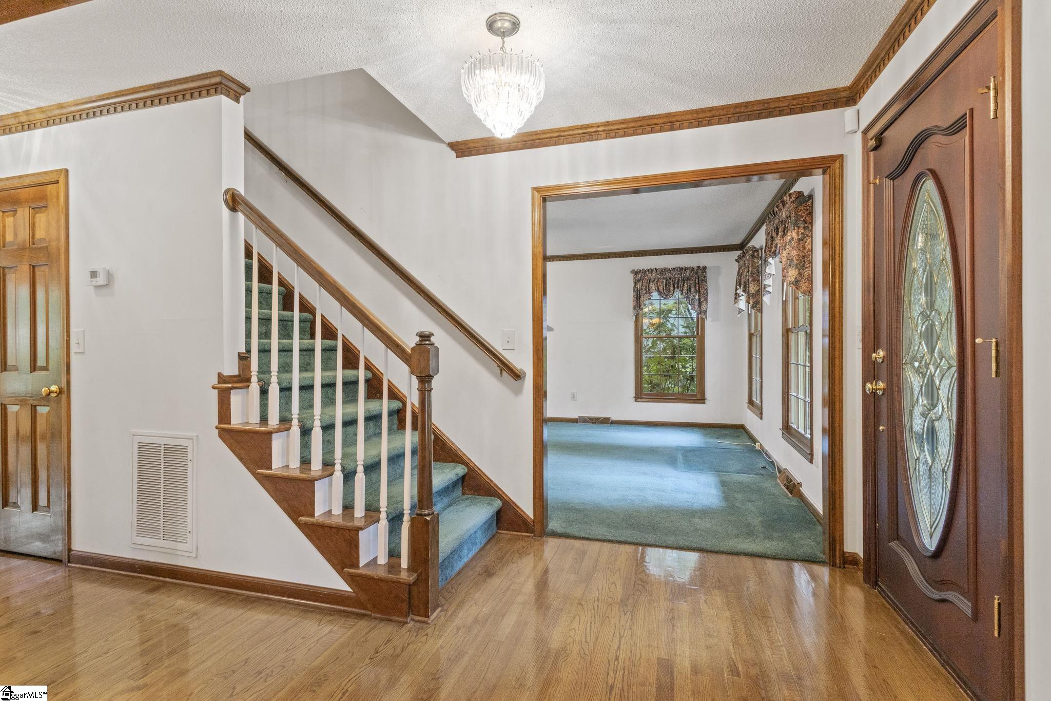 305 Oak Brook Way Property Photo 6