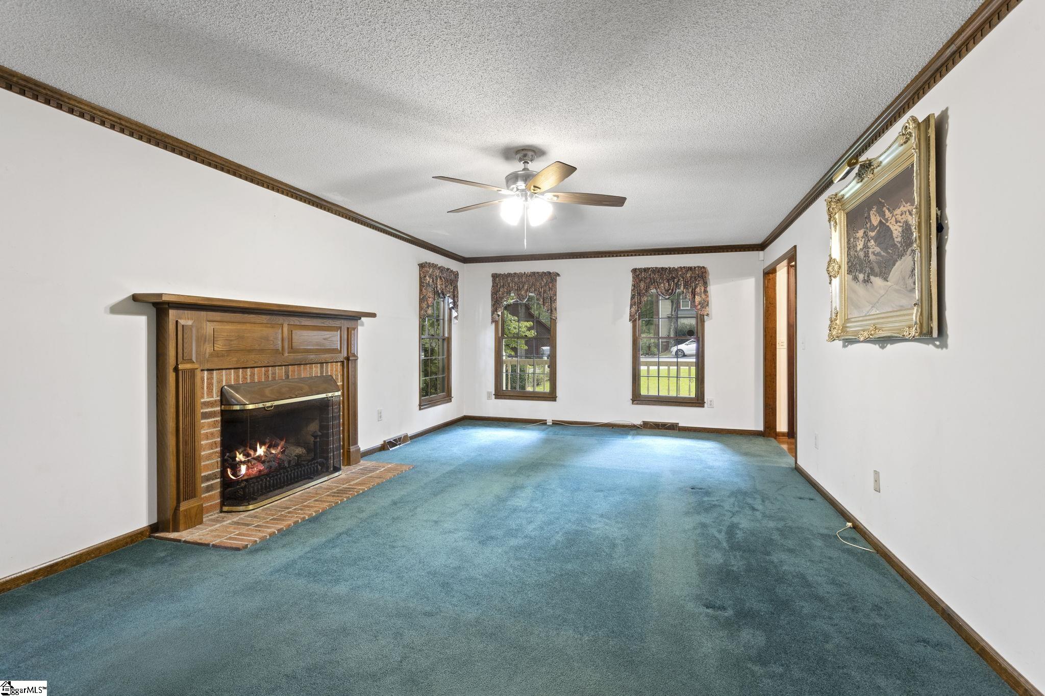305 Oak Brook Way Property Photo 9