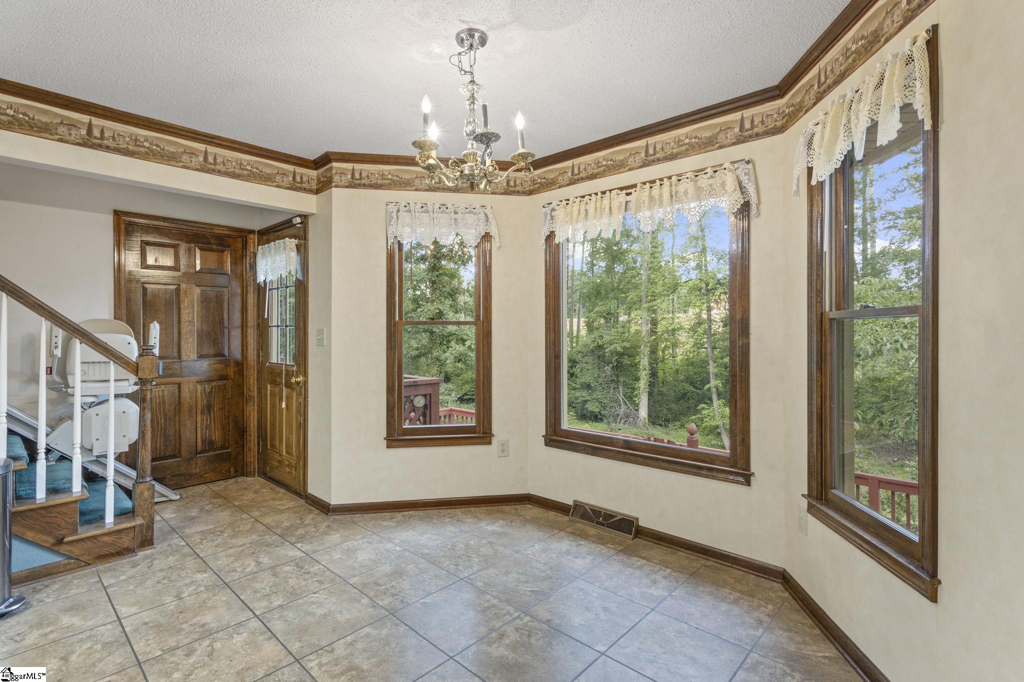 305 Oak Brook Way Property Photo 11