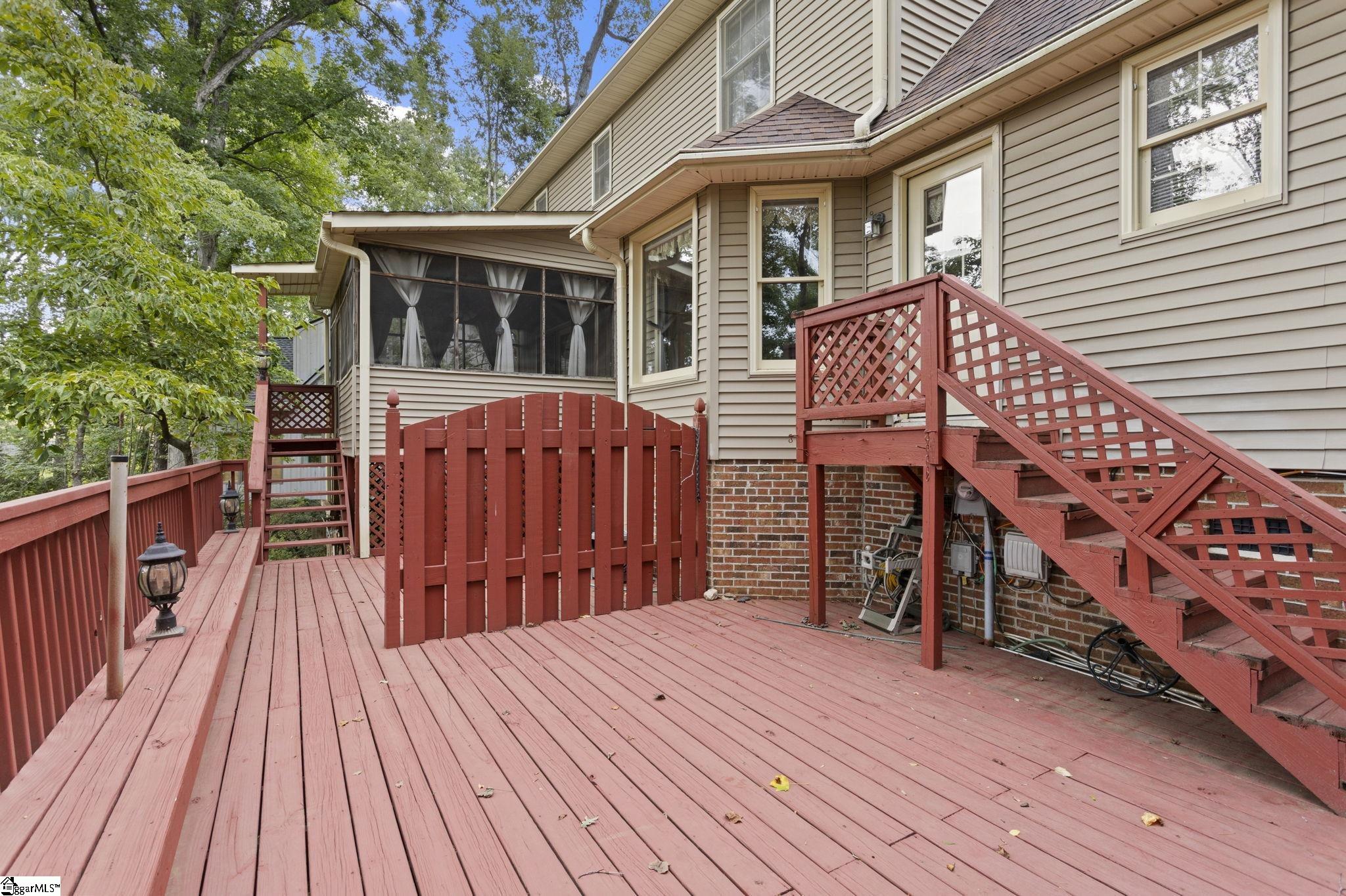 305 Oak Brook Way Property Photo 28