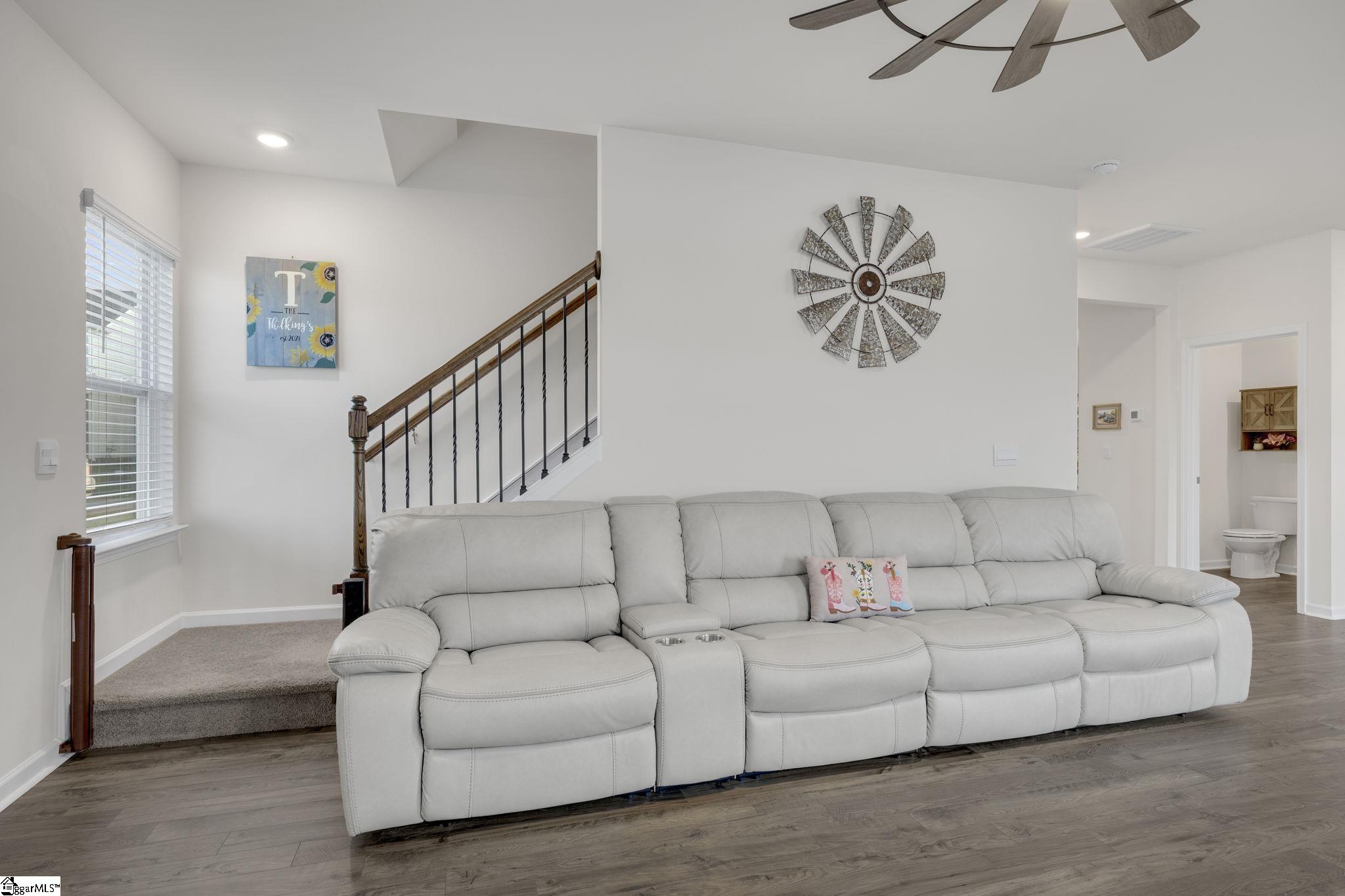 212 Emerald Creek Avenue Property Photo 13