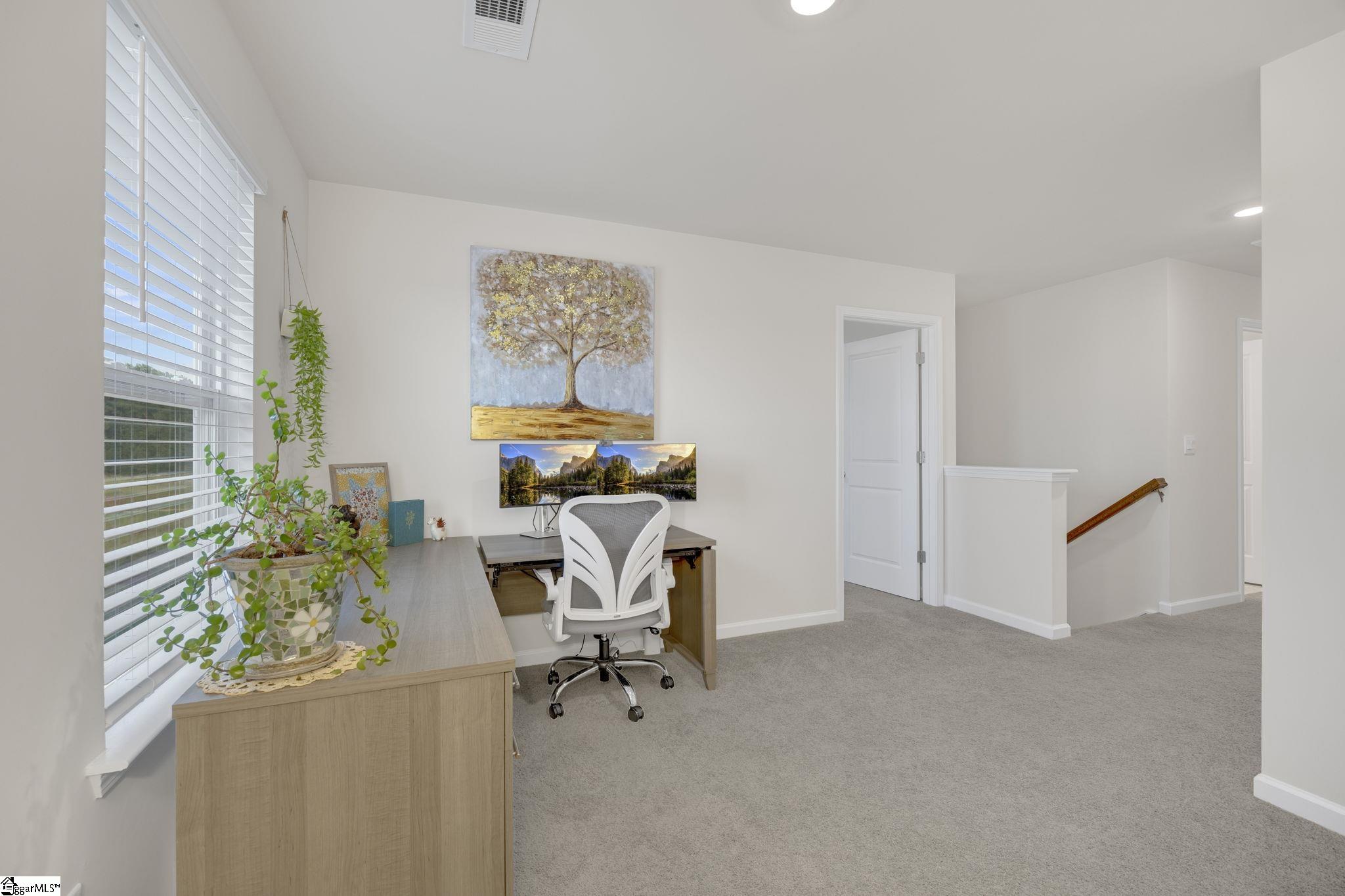 212 Emerald Creek Avenue Property Photo 17