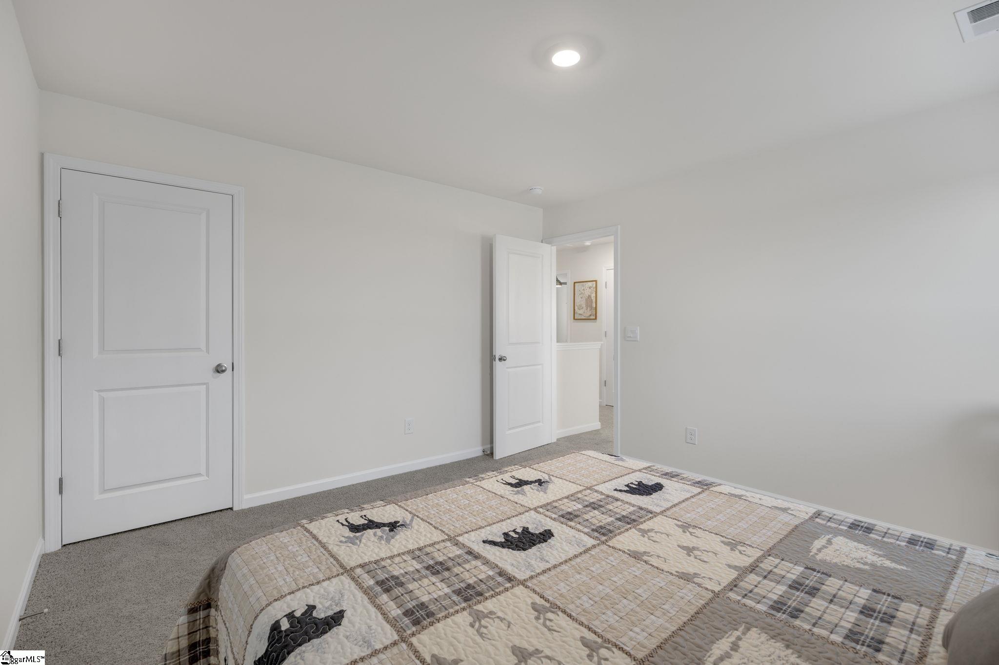 212 Emerald Creek Avenue Property Photo 24