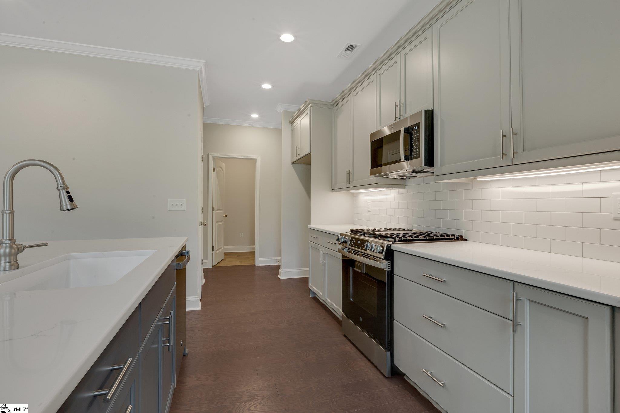 25 Hasbrook Lane Property Photo 7