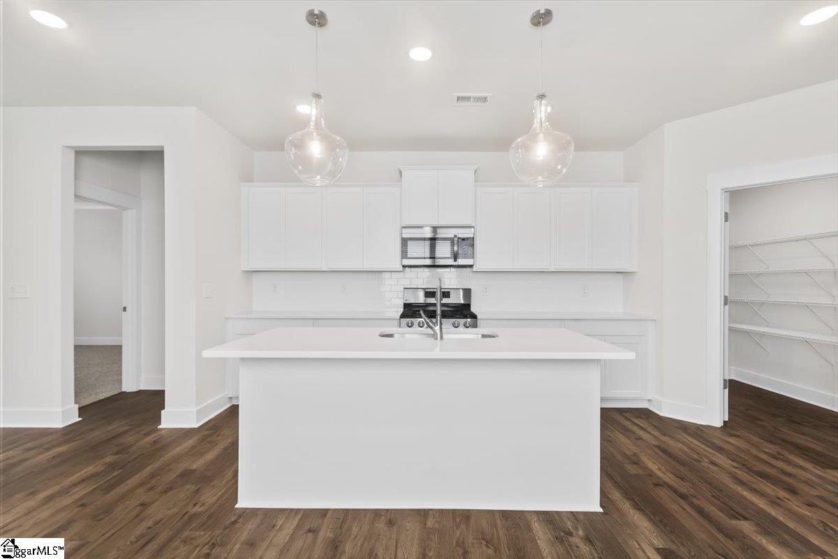 121 Terpack Court Property Photo 8