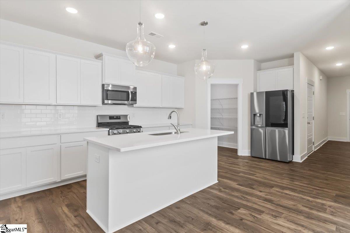 121 Terpack Court Property Photo 9