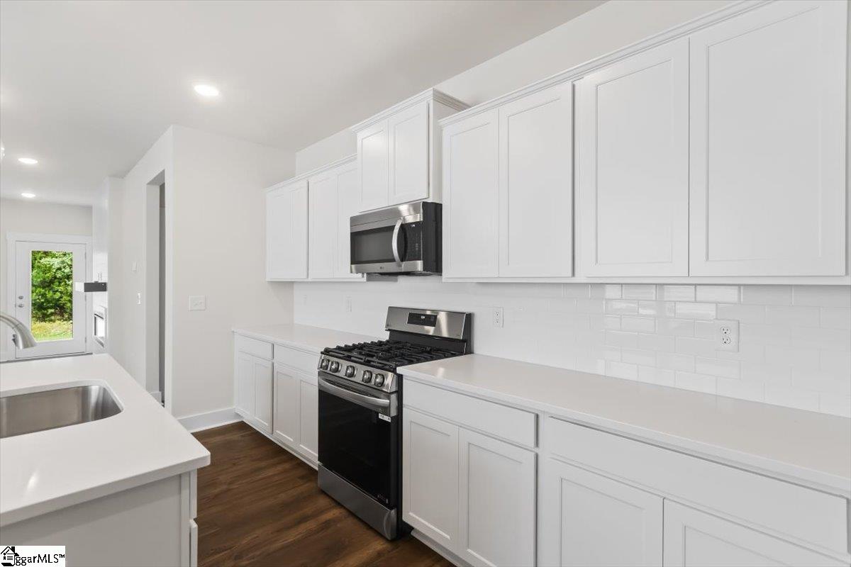 121 Terpack Court Property Photo 16