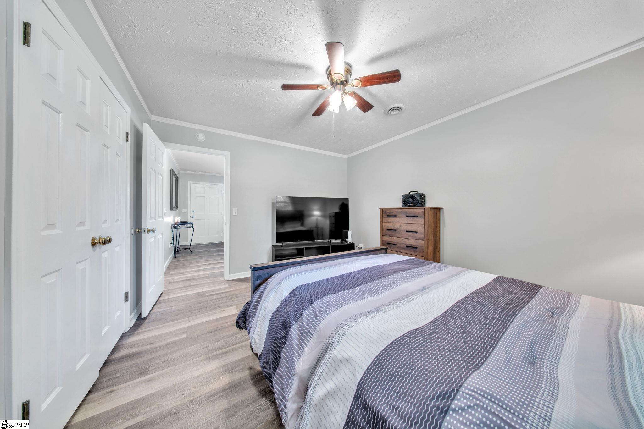 207 Vinewood Street Property Photo 11