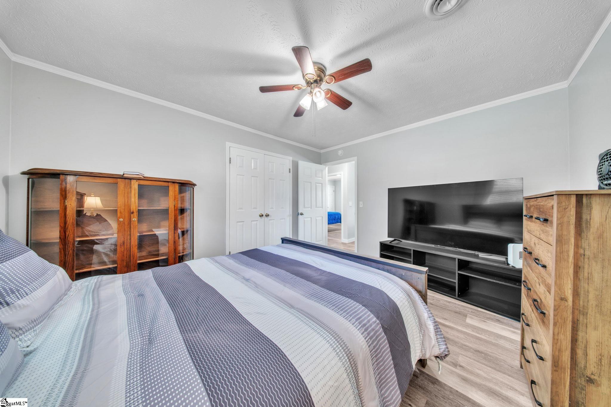 207 Vinewood Street Property Photo 12
