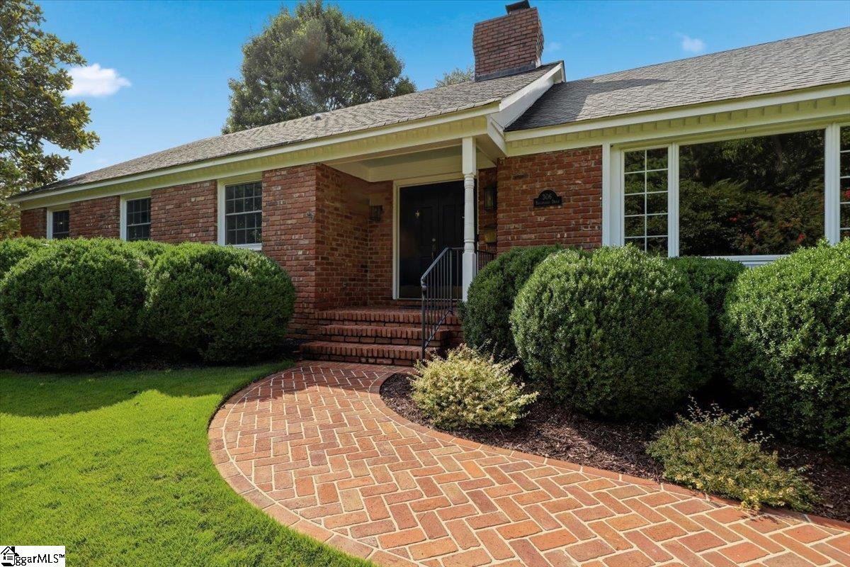 306 Beechwood Drive Property Photo 2