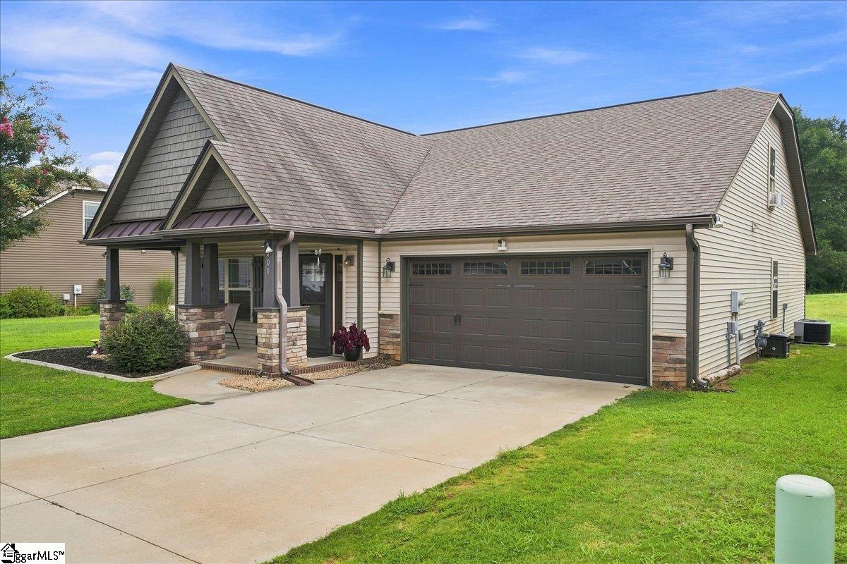 400 Terilyn Court Property Photo 2