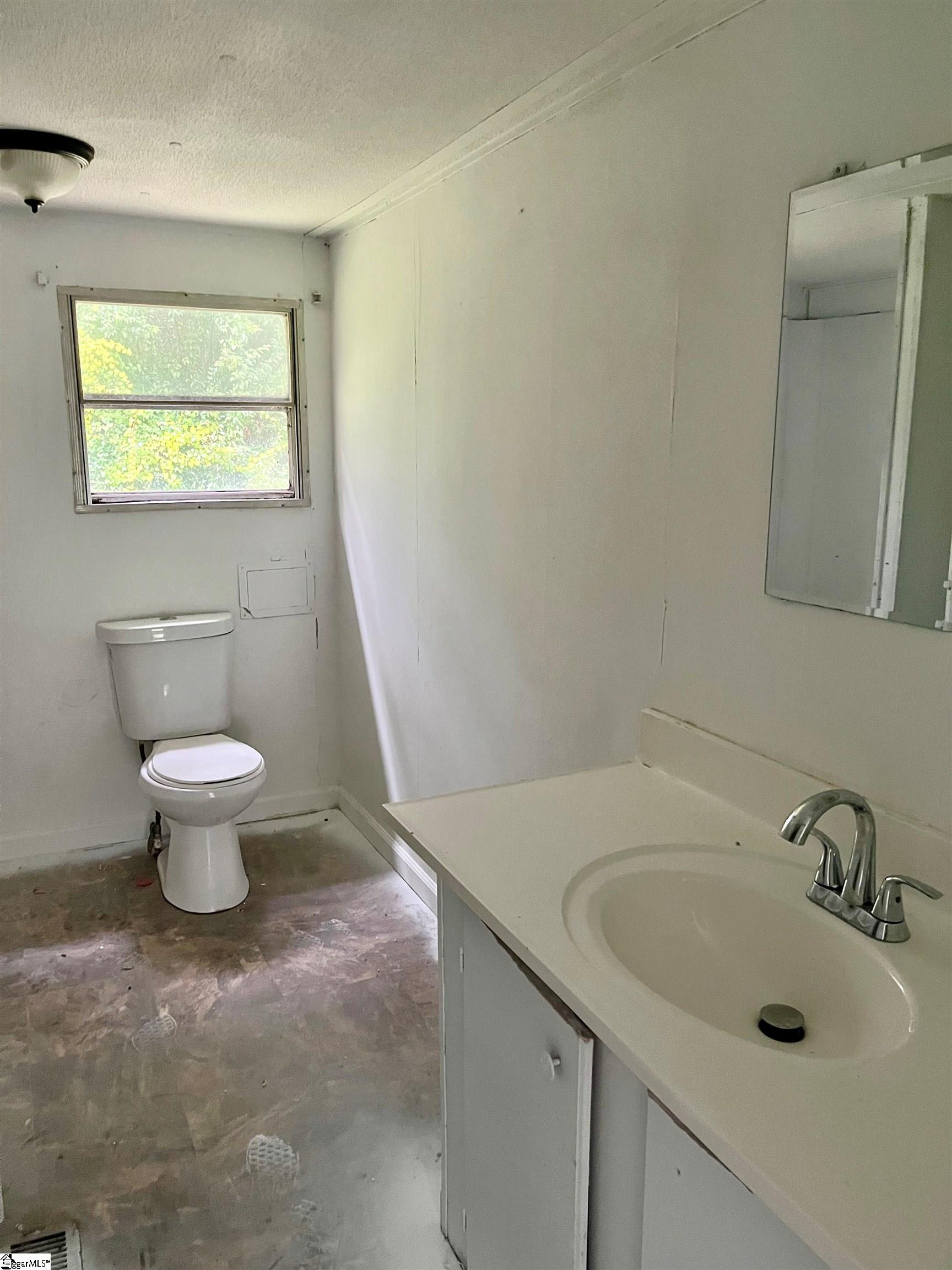13 Echols Drive Property Photo 8