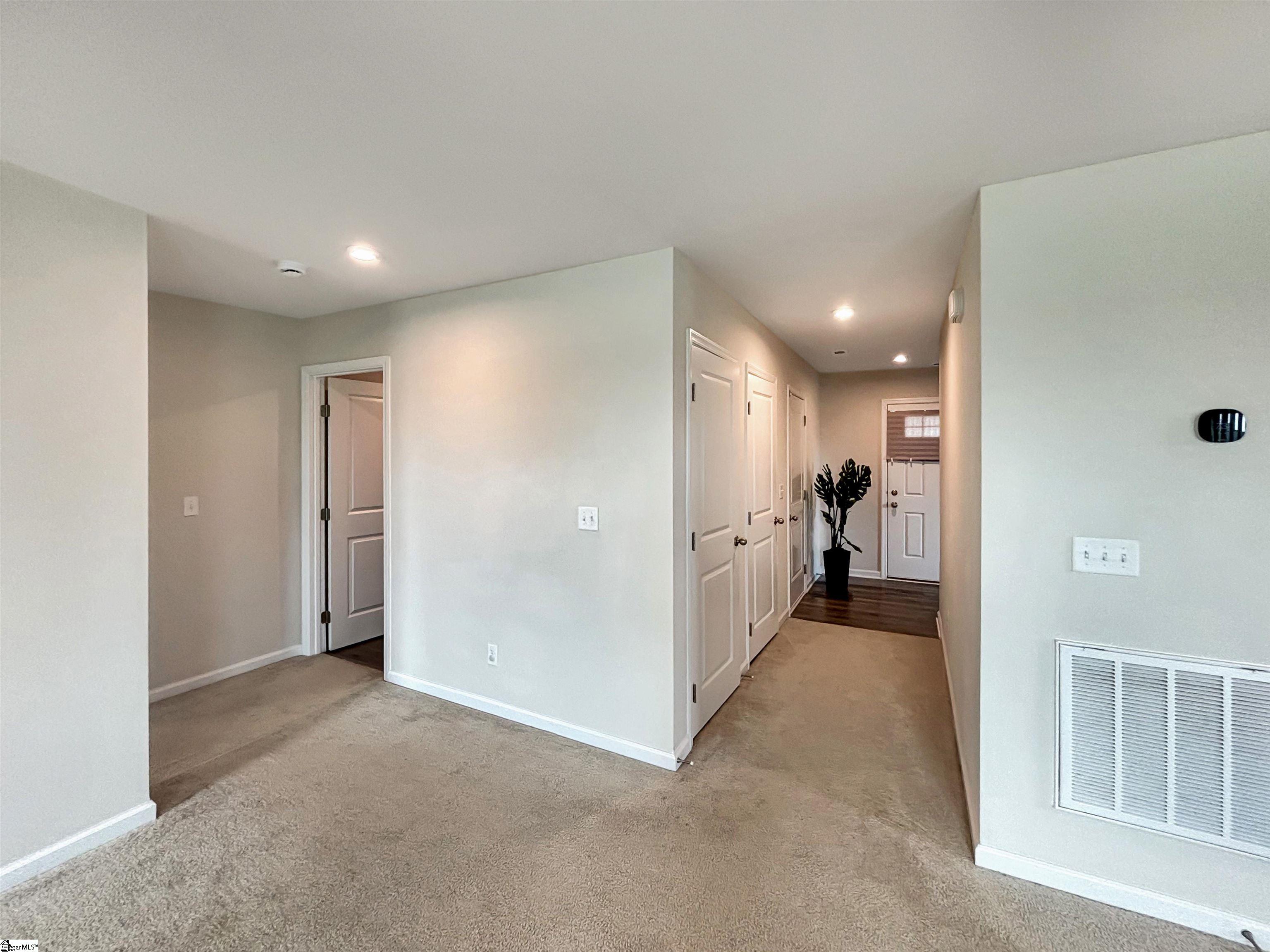 1601136 Property Photo 2