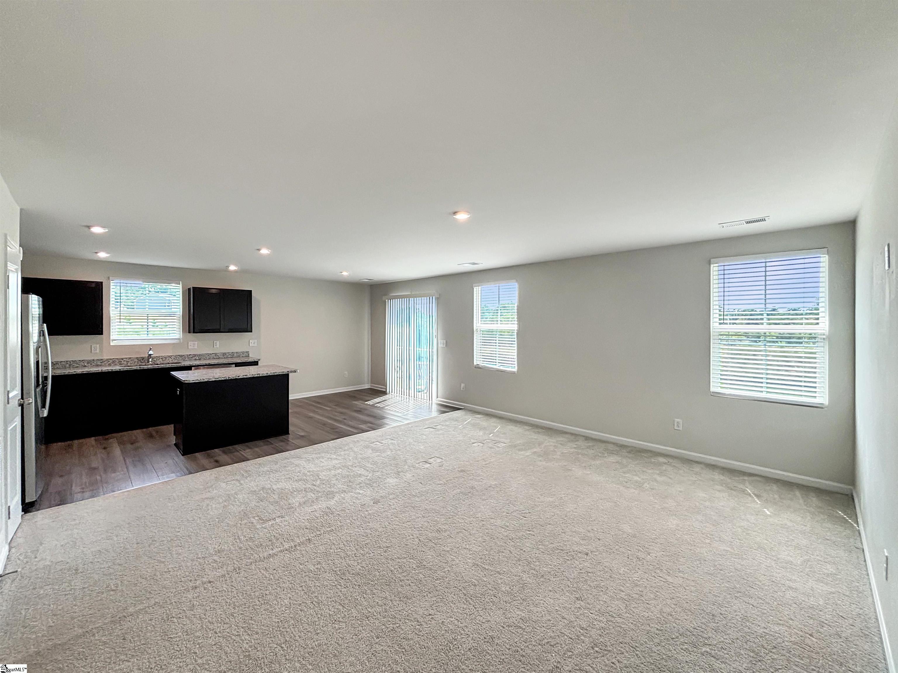 1601136 Property Photo 3