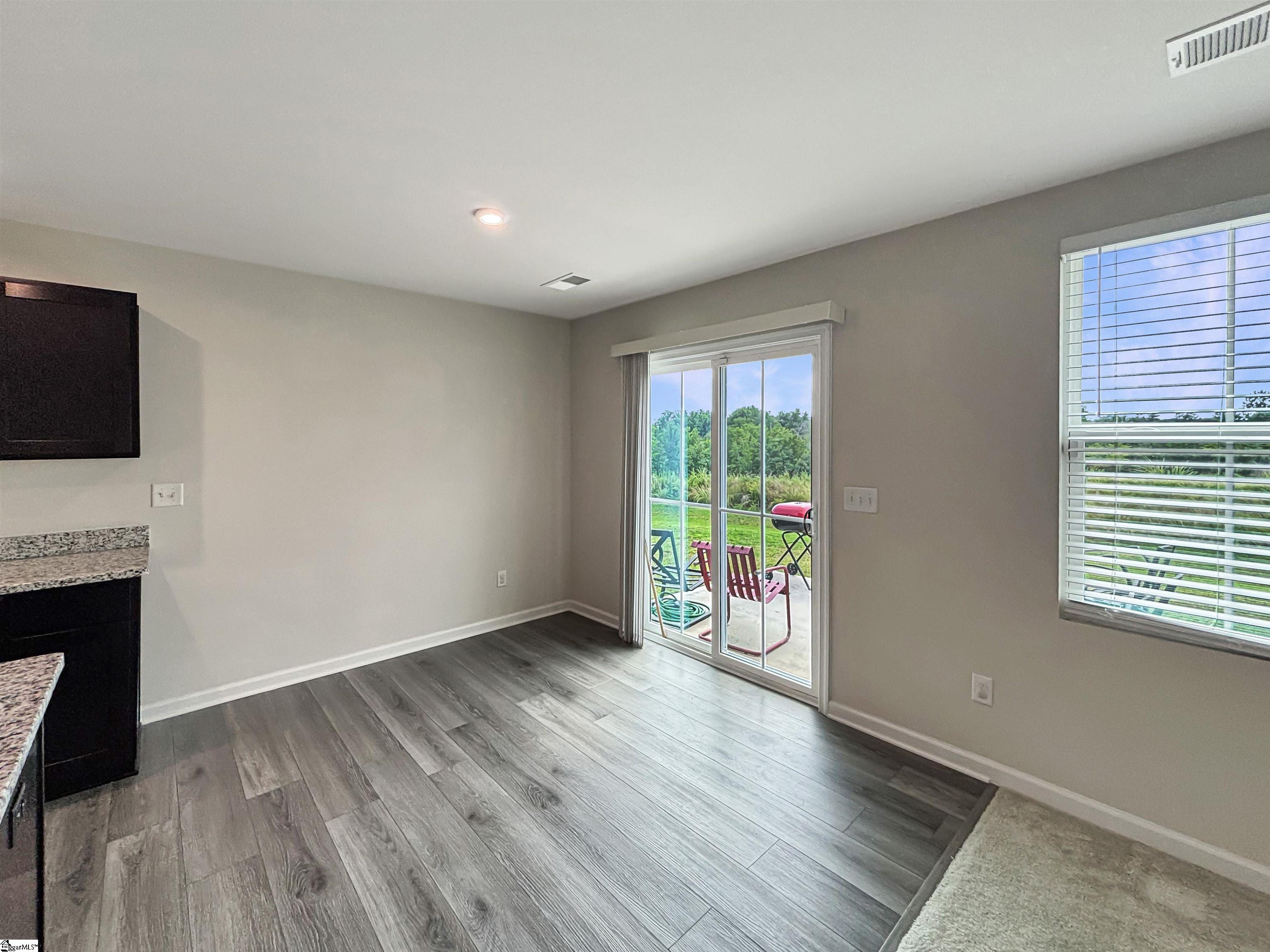 1601136 Property Photo 4