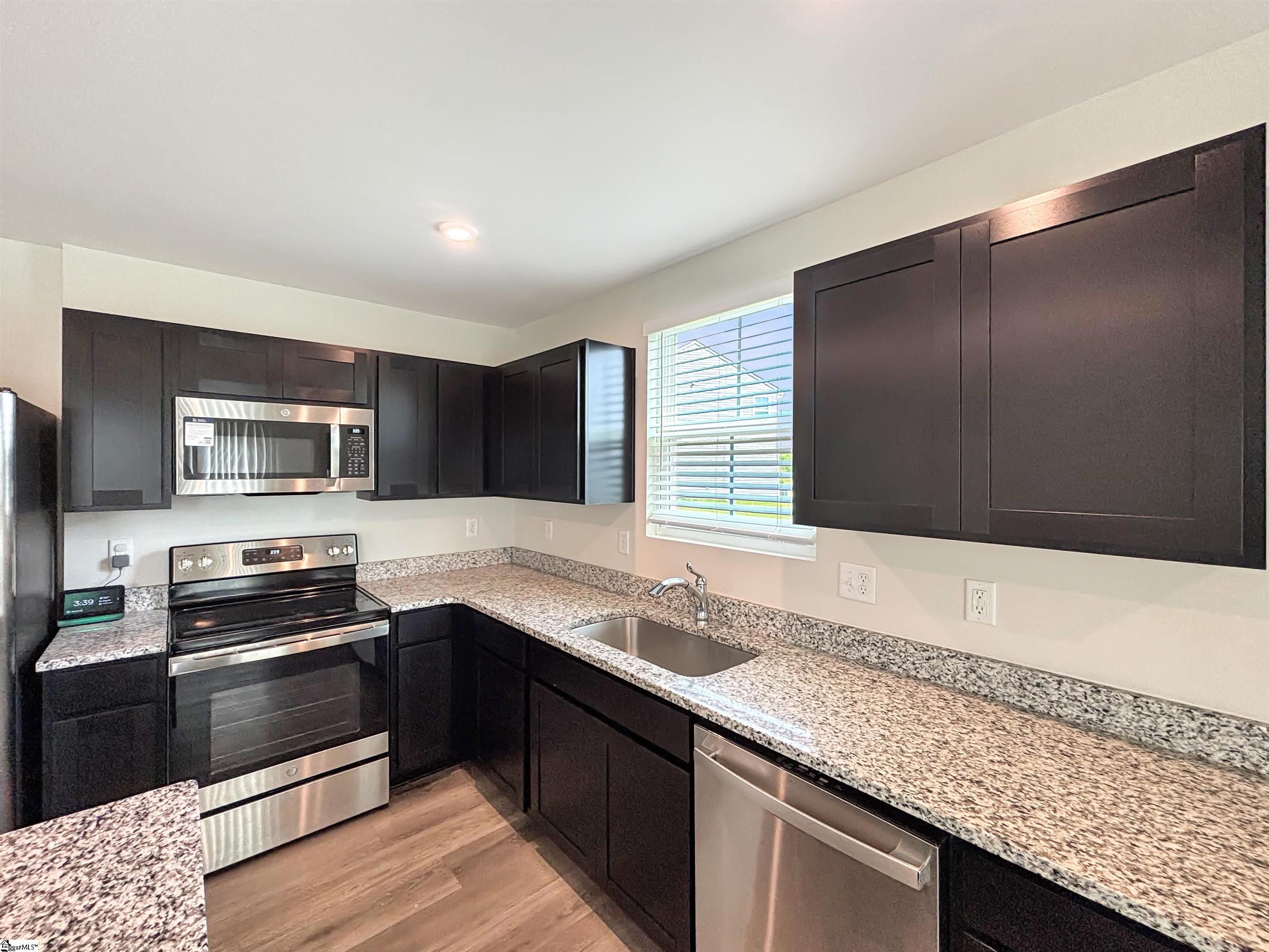1601136 Property Photo 6
