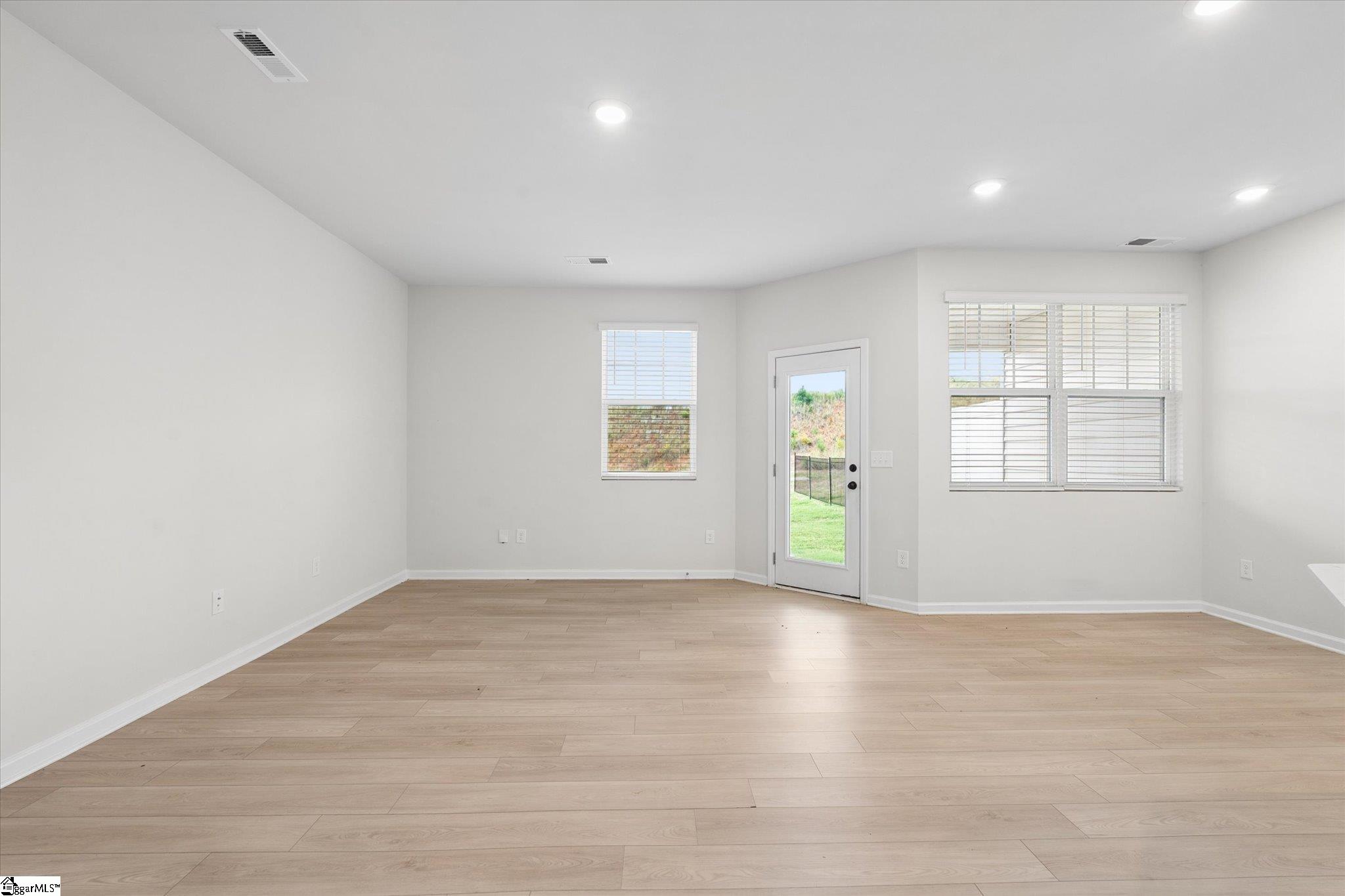294 E Compass Way Property Photo 14