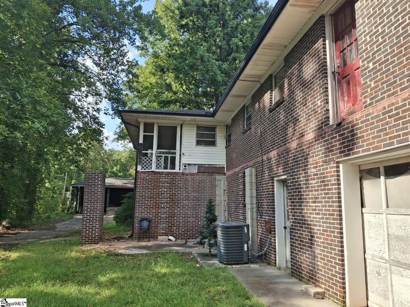 211 Thomas Road Property Photo 4