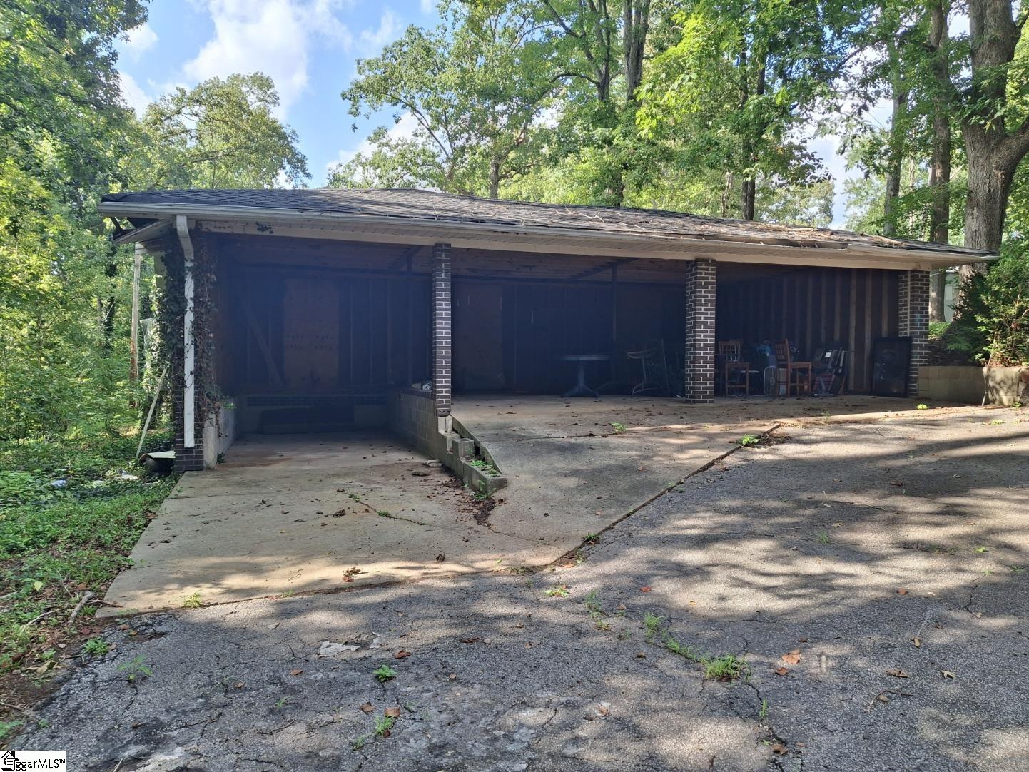 211 Thomas Road Property Photo 6