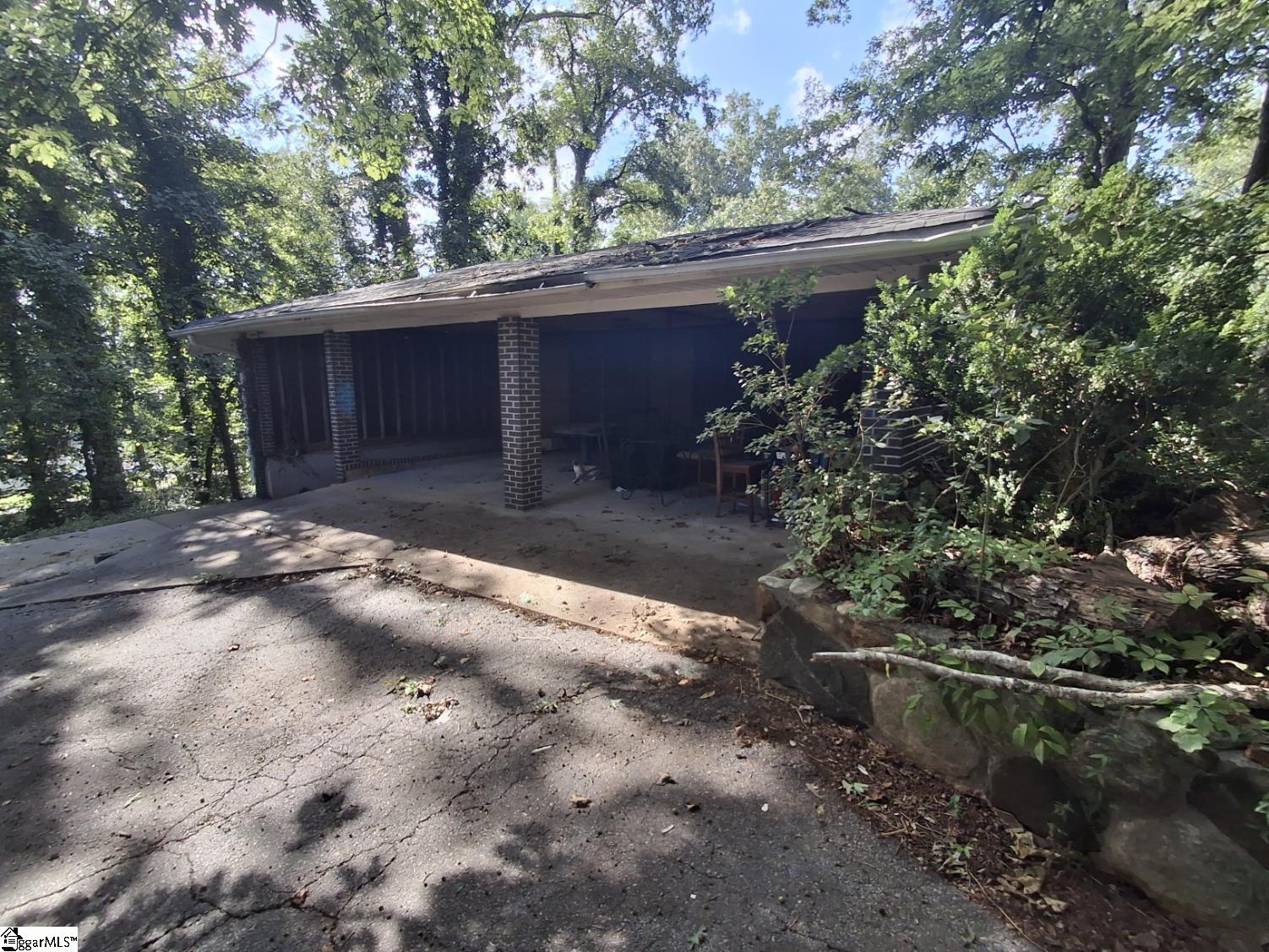 211 Thomas Road Property Photo 7