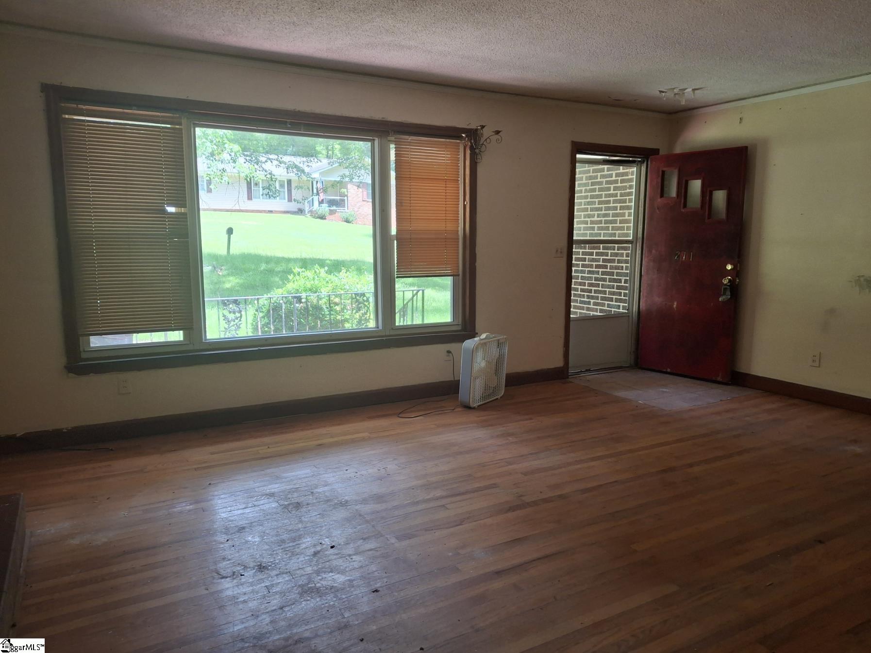 211 Thomas Road Property Photo 11