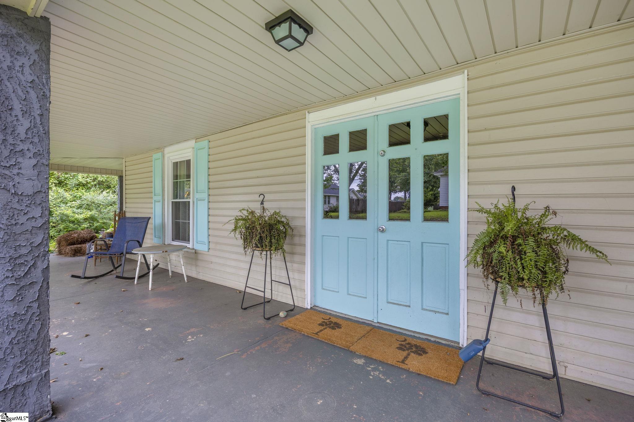 310 Edgemont Avenue Property Photo 6