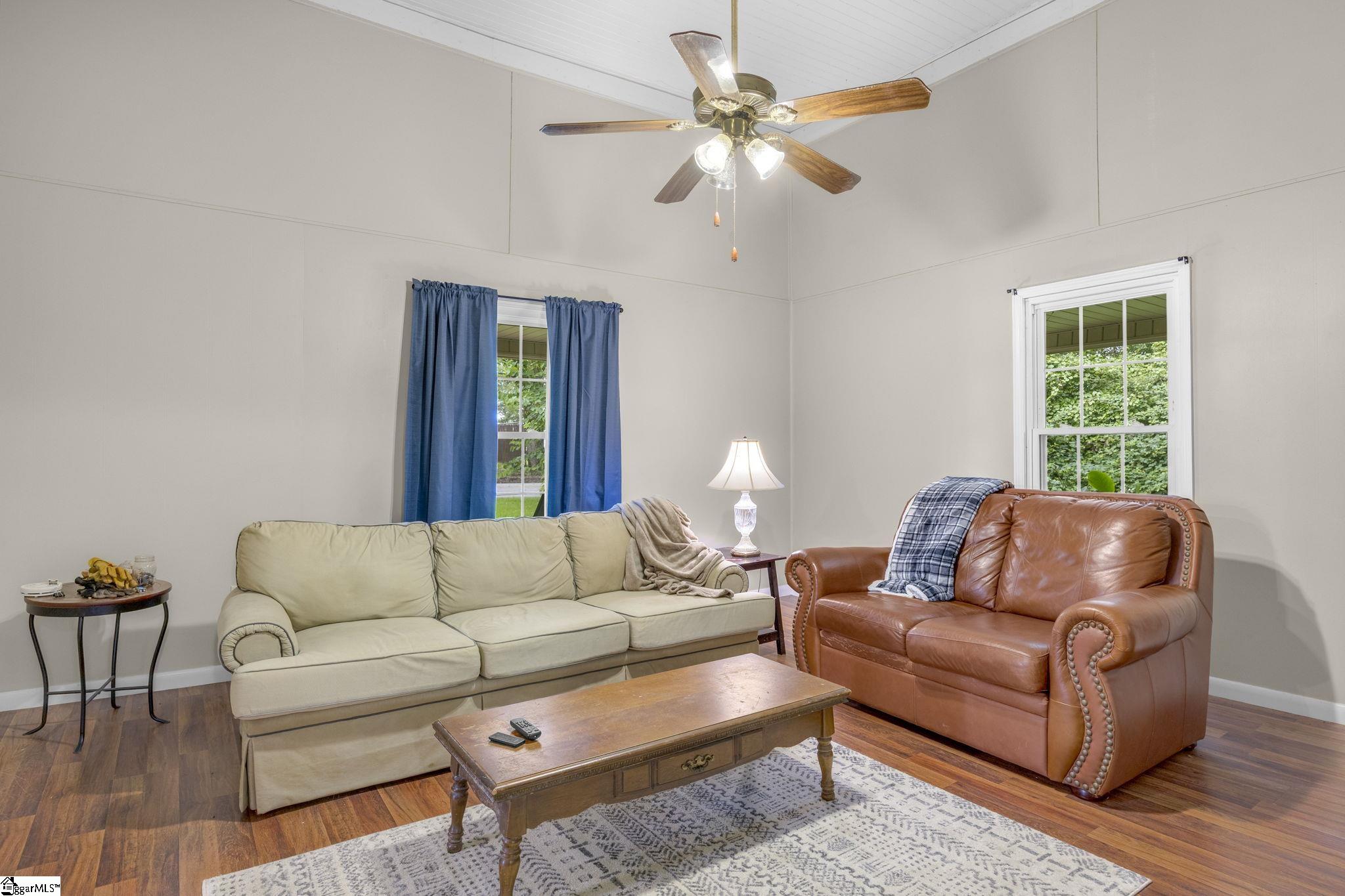 310 Edgemont Avenue Property Photo 10