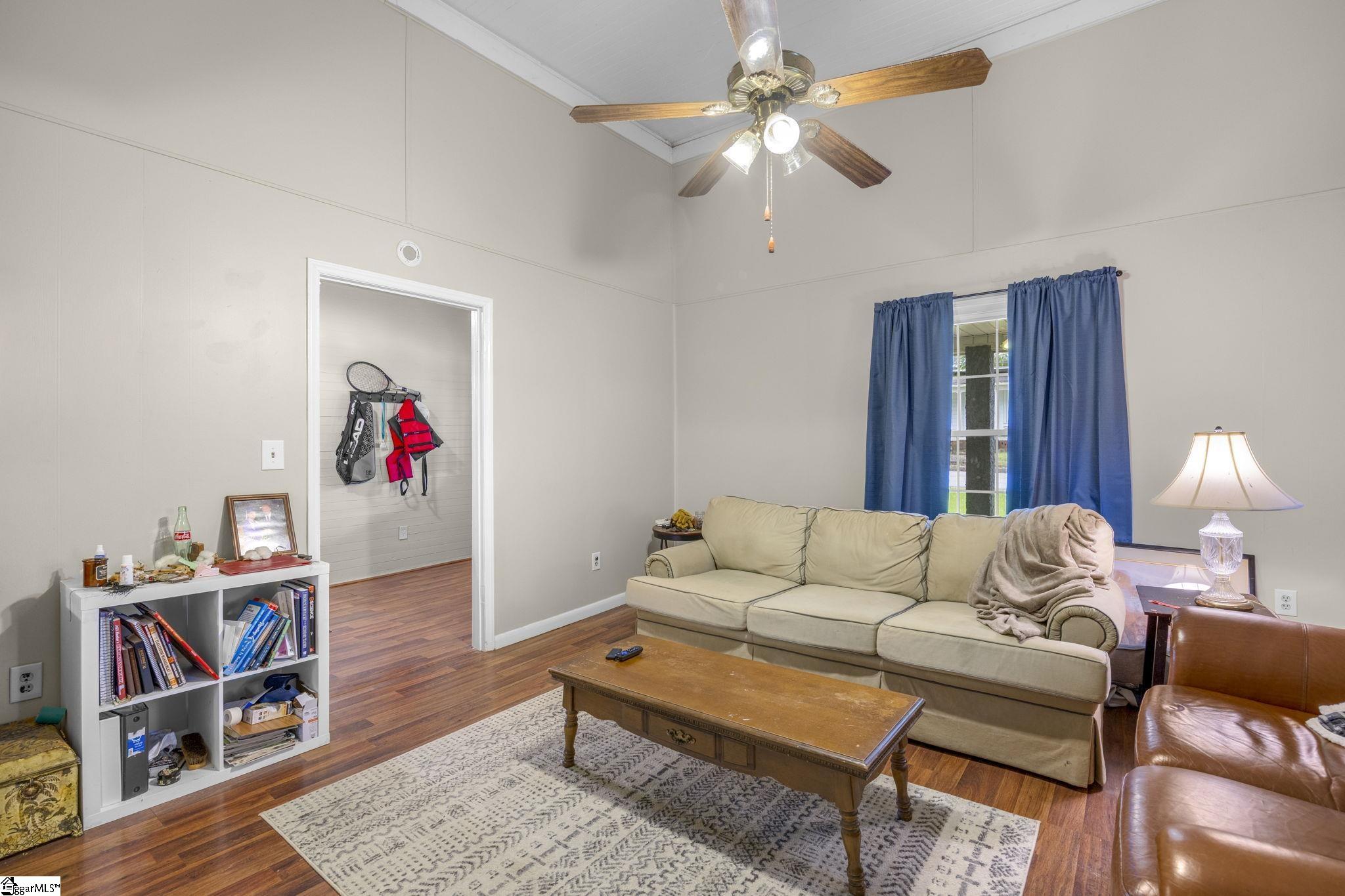 310 Edgemont Avenue Property Photo 11