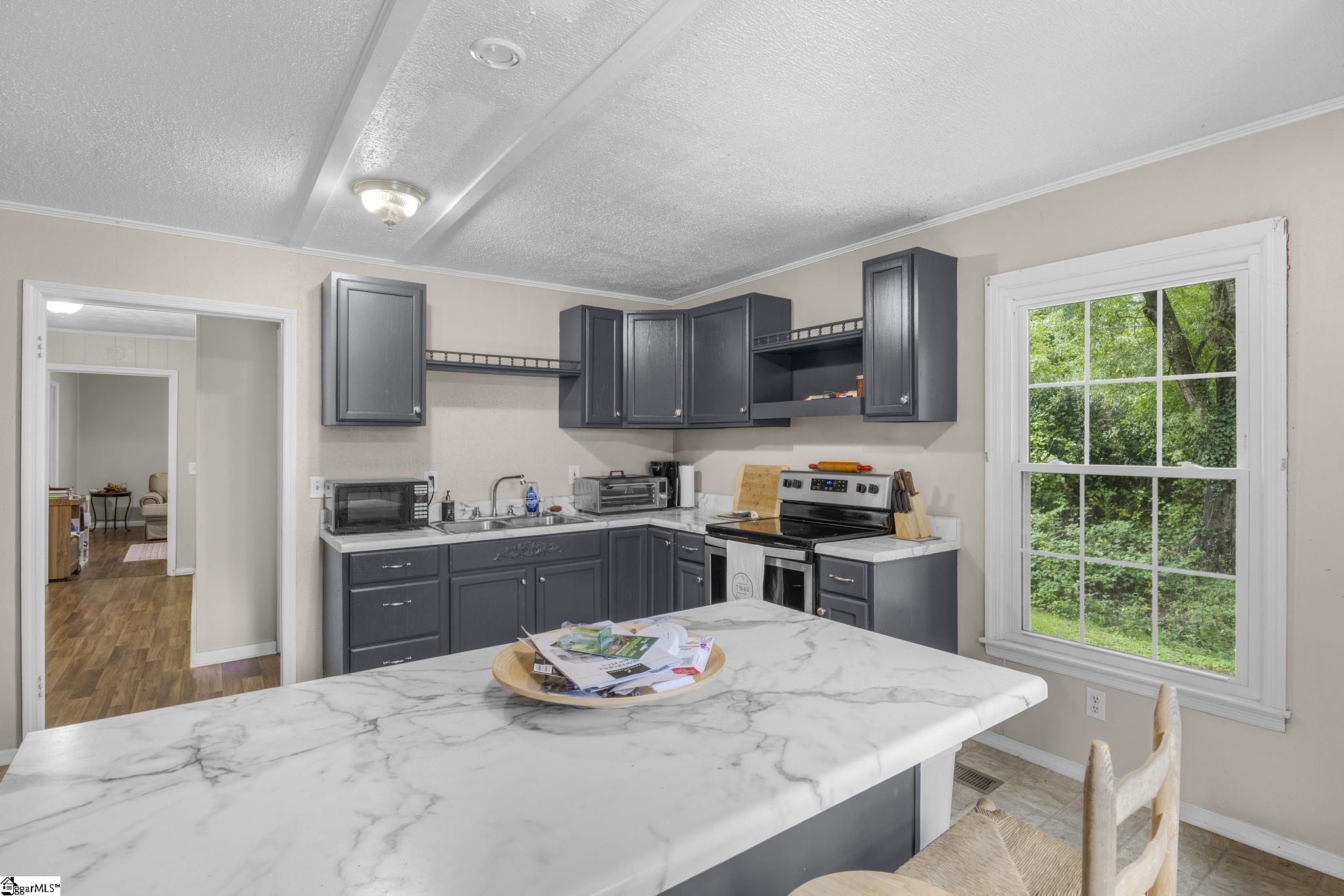 310 Edgemont Avenue Property Photo 13