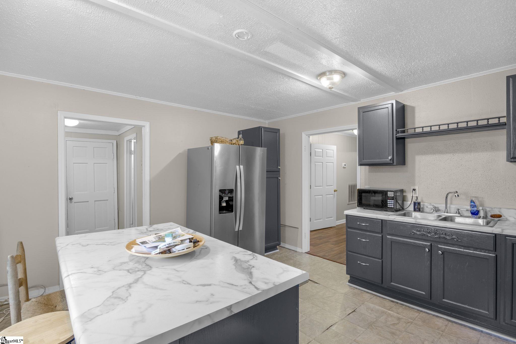 310 Edgemont Avenue Property Photo 14
