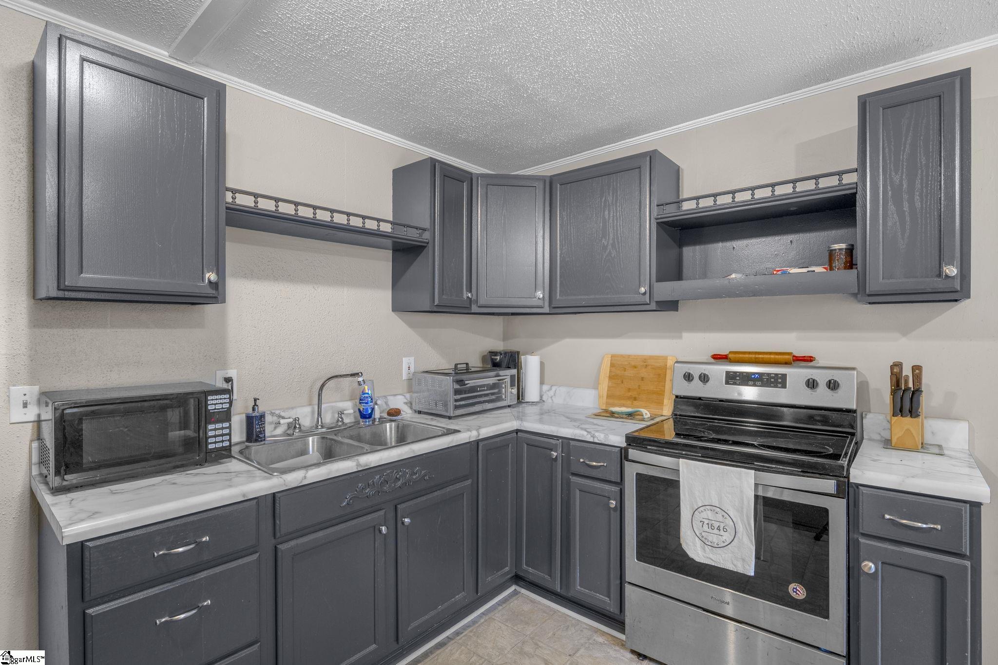 310 Edgemont Avenue Property Photo 15