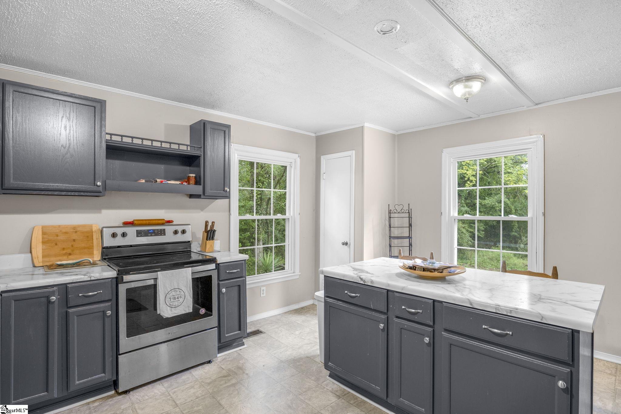 310 Edgemont Avenue Property Photo 16
