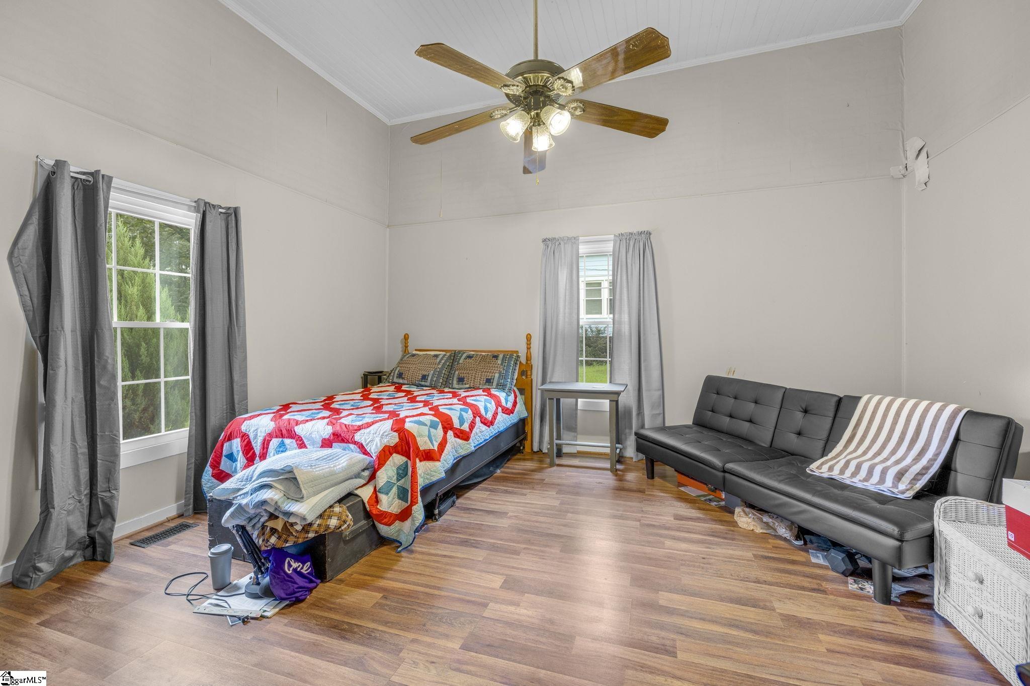 310 Edgemont Avenue Property Photo 19