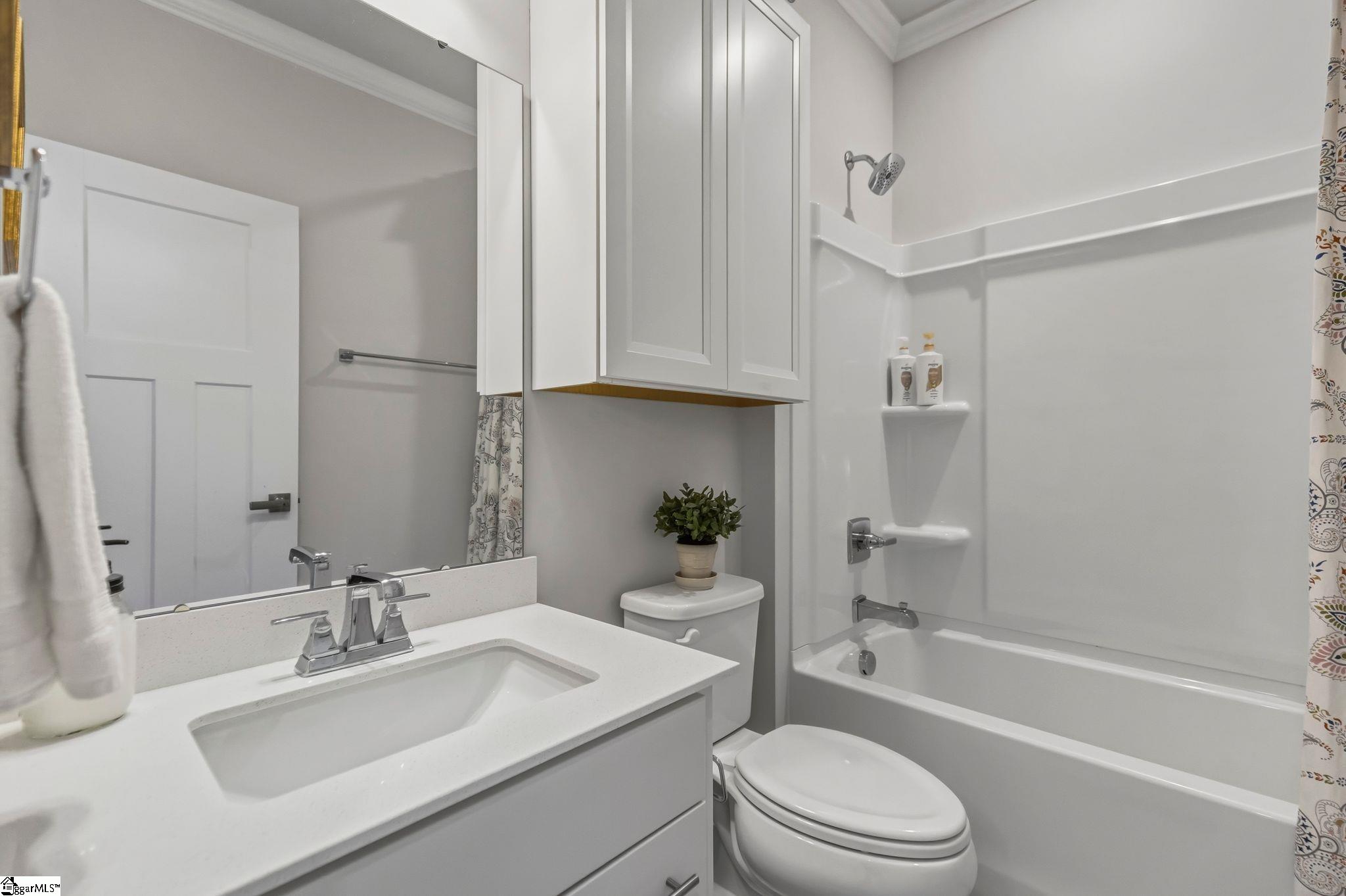 400 Aztec Court Property Photo 7