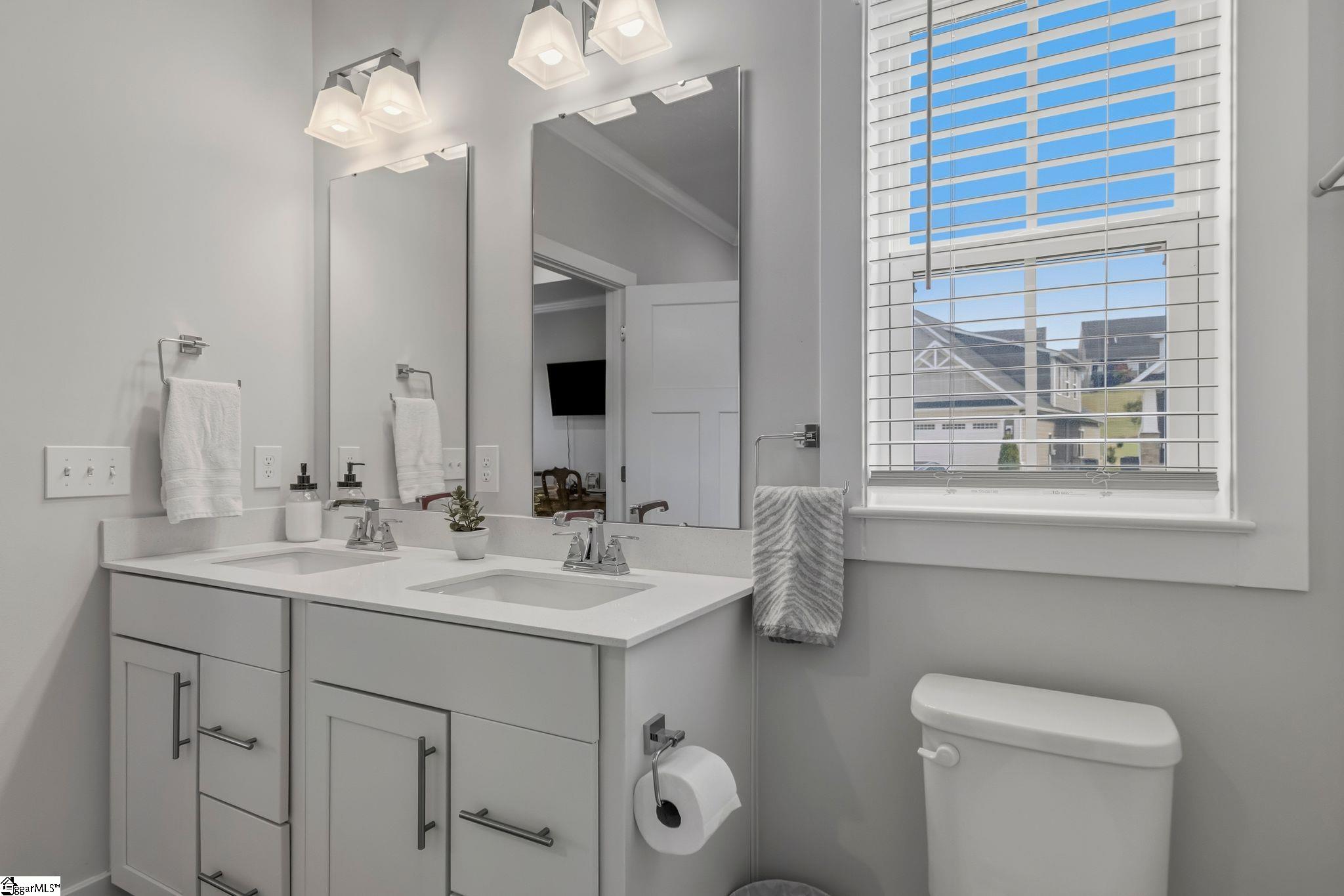 400 Aztec Court Property Photo 33