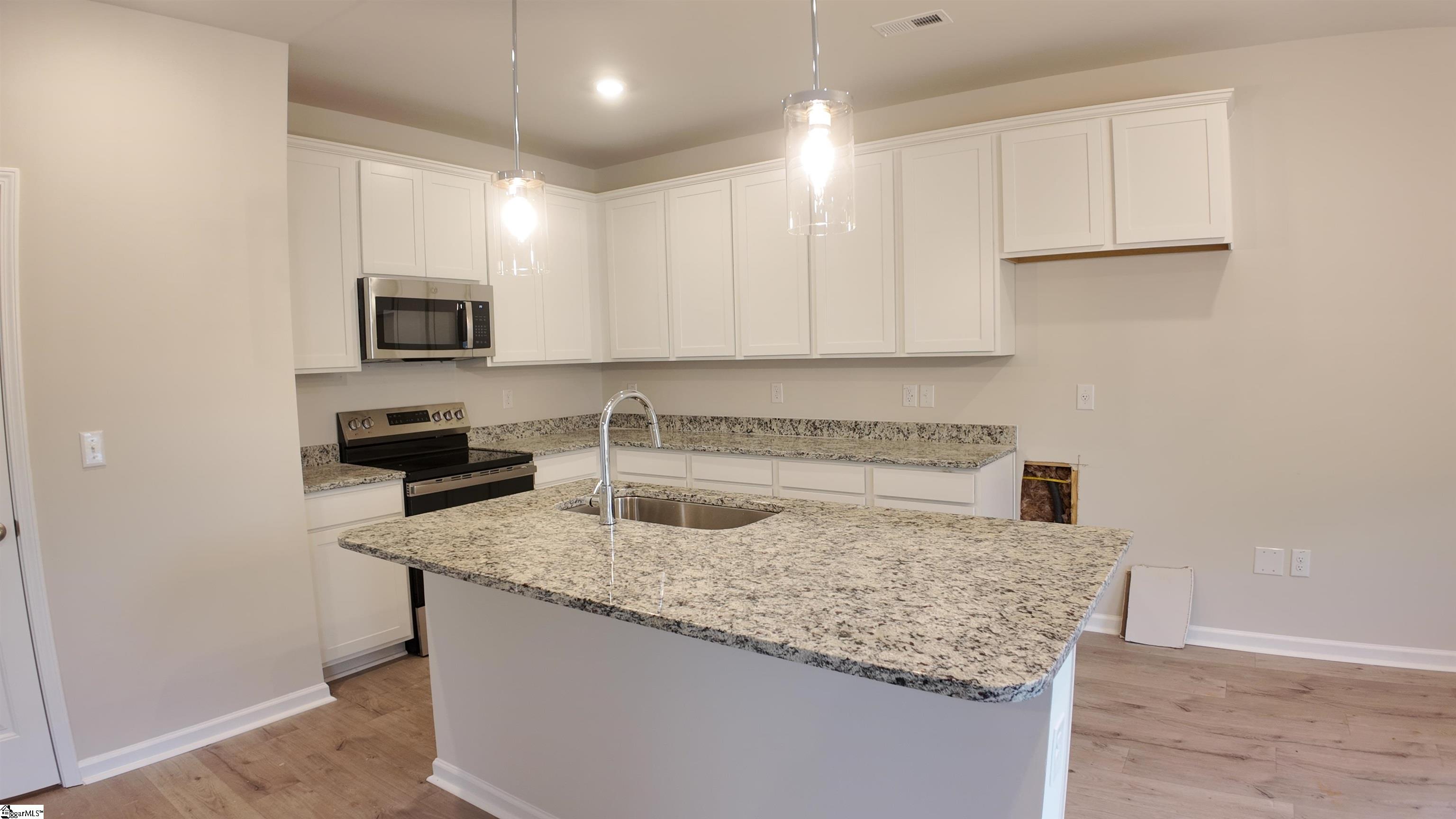 502 Cedar Valley Drive Property Photo 2