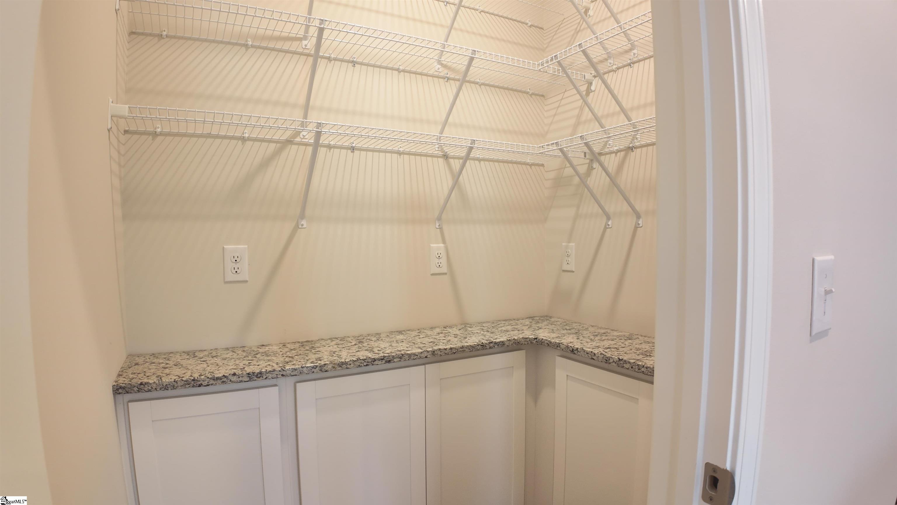 502 Cedar Valley Drive Property Photo 4