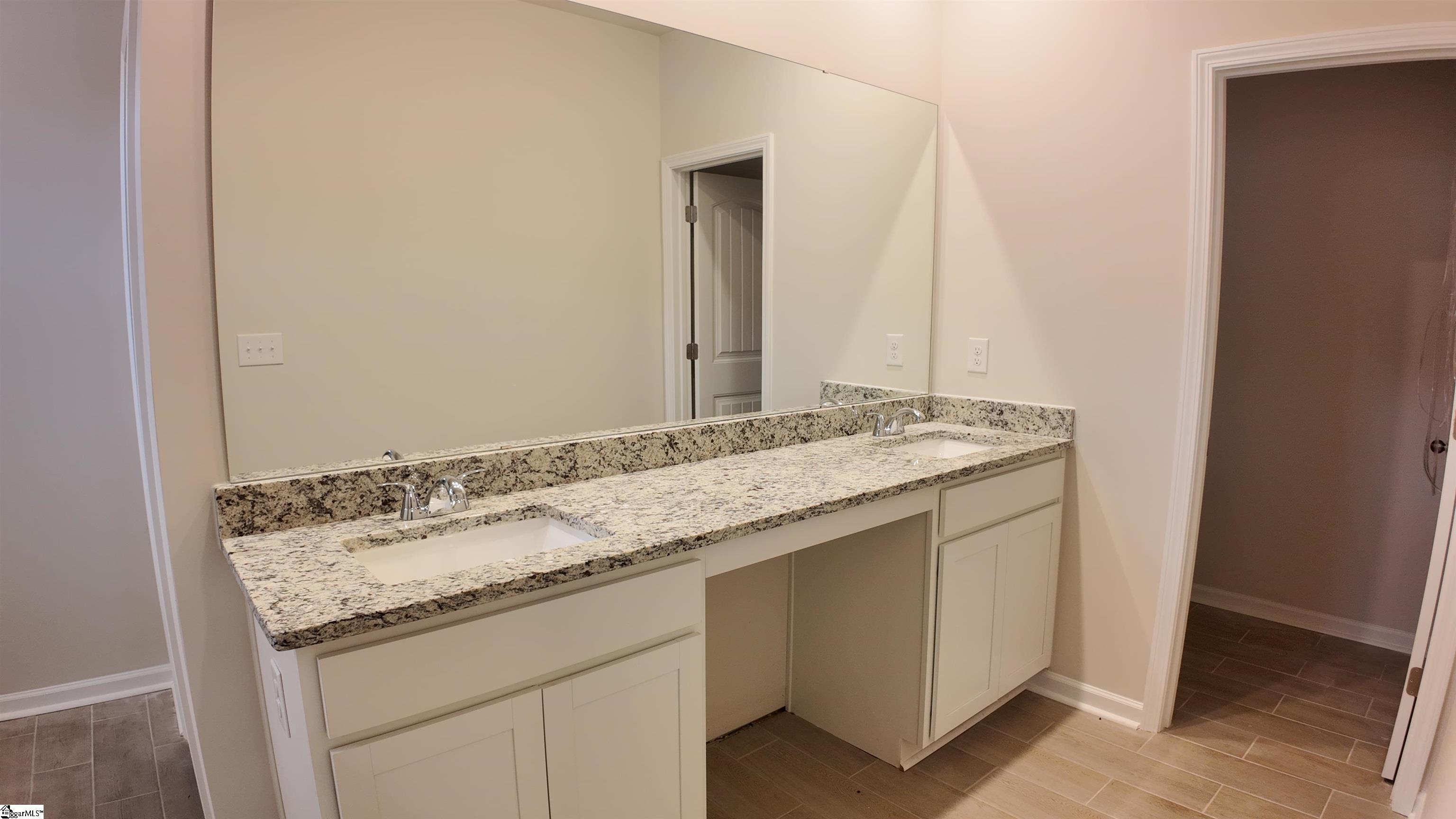 502 Cedar Valley Drive Property Photo 8