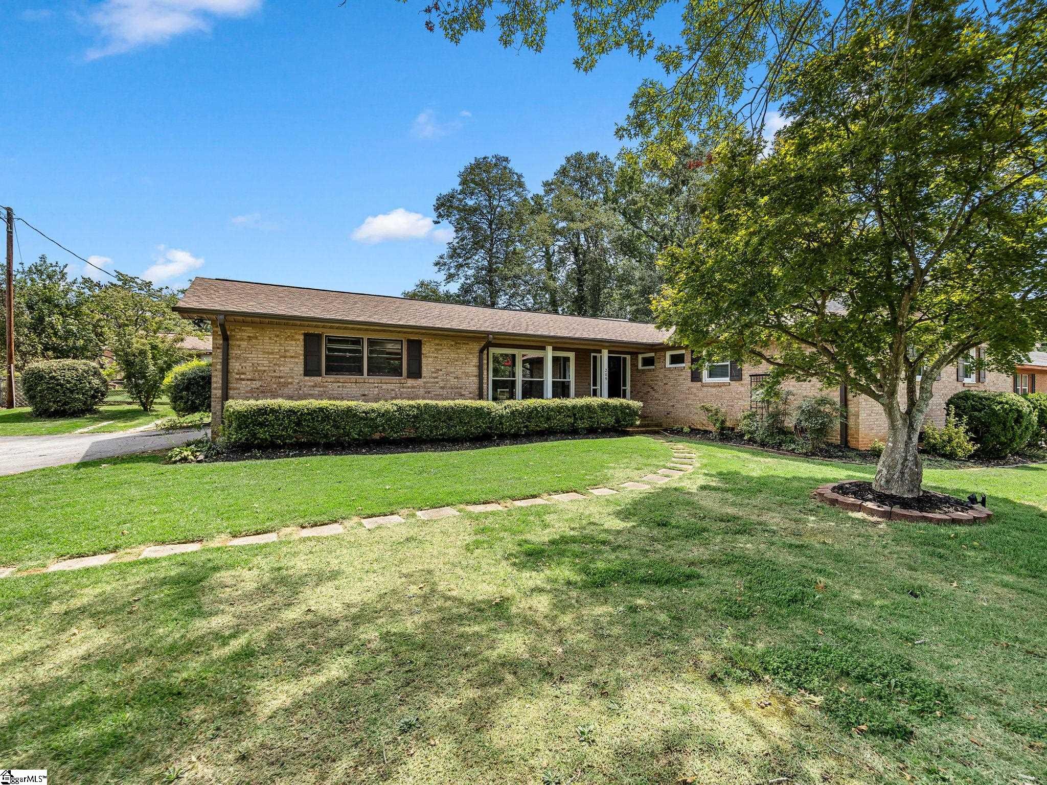 209 Navaho Drive Property Photo 3