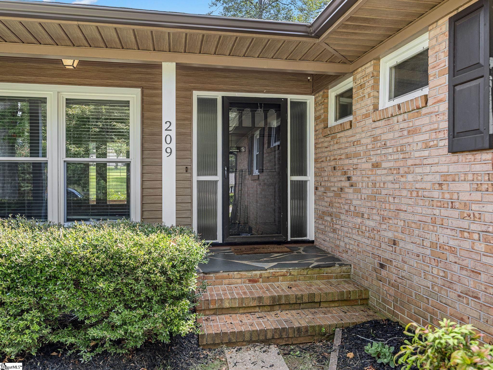 209 Navaho Drive Property Photo 4