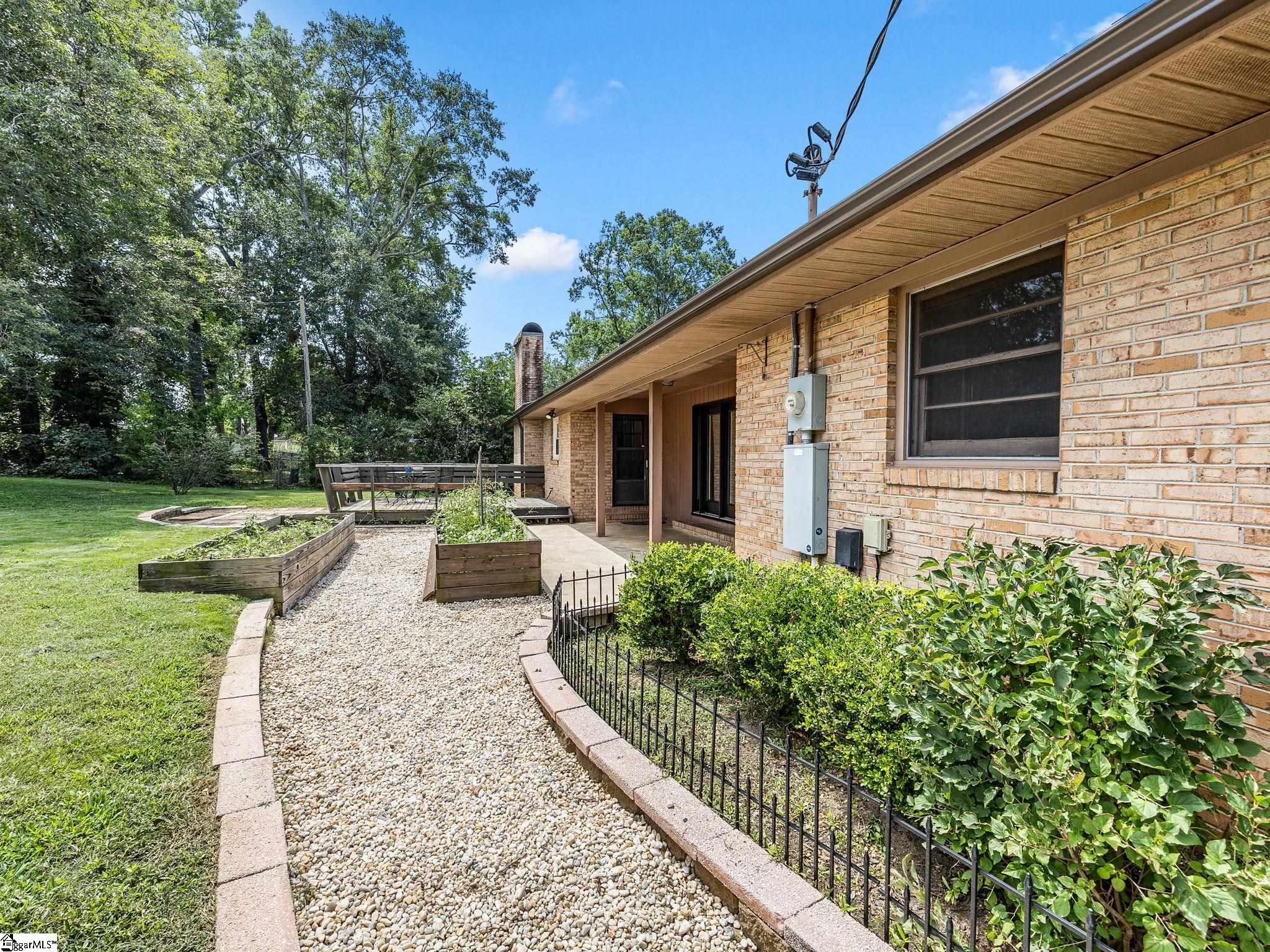209 Navaho Drive Property Photo 35